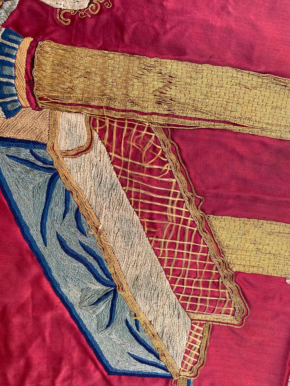 Bobyrug's Antique Chinese Silk and Metal Embroidery (broderie chinoise ancienne sur soie et métal) Bon état - En vente à Saint Ouen, FR
