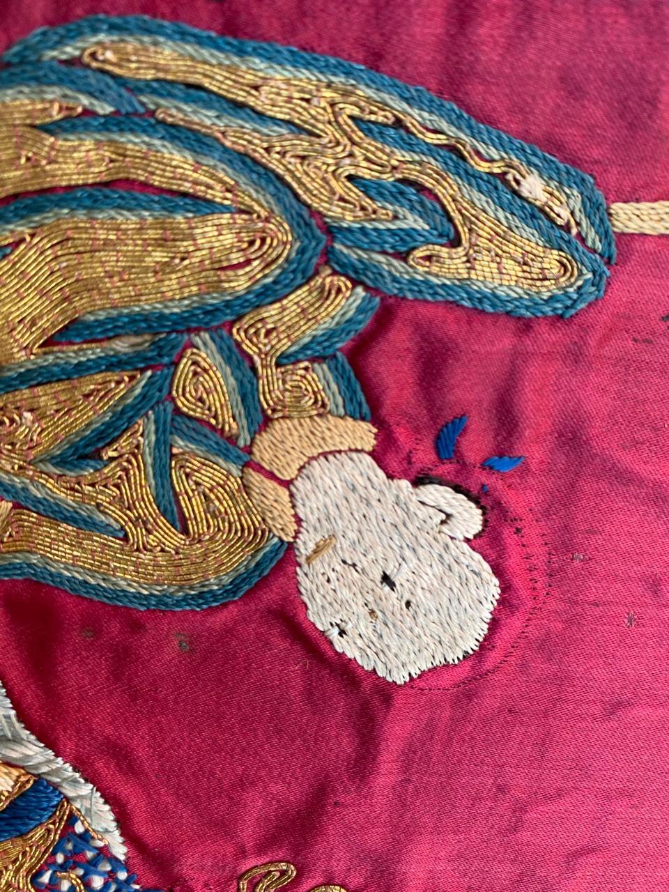 XIXe siècle Bobyrug's Antique Chinese Silk and Metal Embroidery (broderie chinoise ancienne sur soie et métal) en vente
