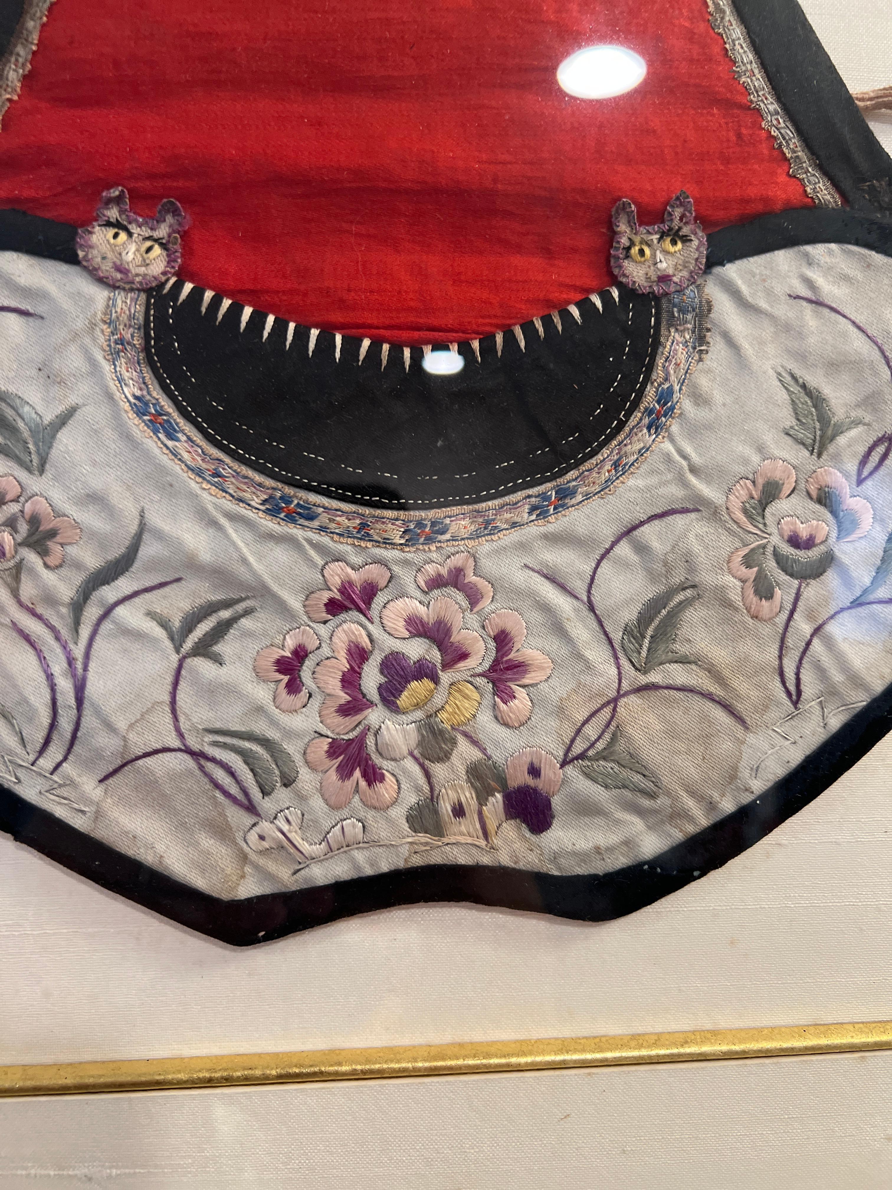 Antique Chinese Silk Embroidery Child's Bib, Cat Motif Qing Dynasty (1644-1911) In Good Condition For Sale In Atlanta, GA