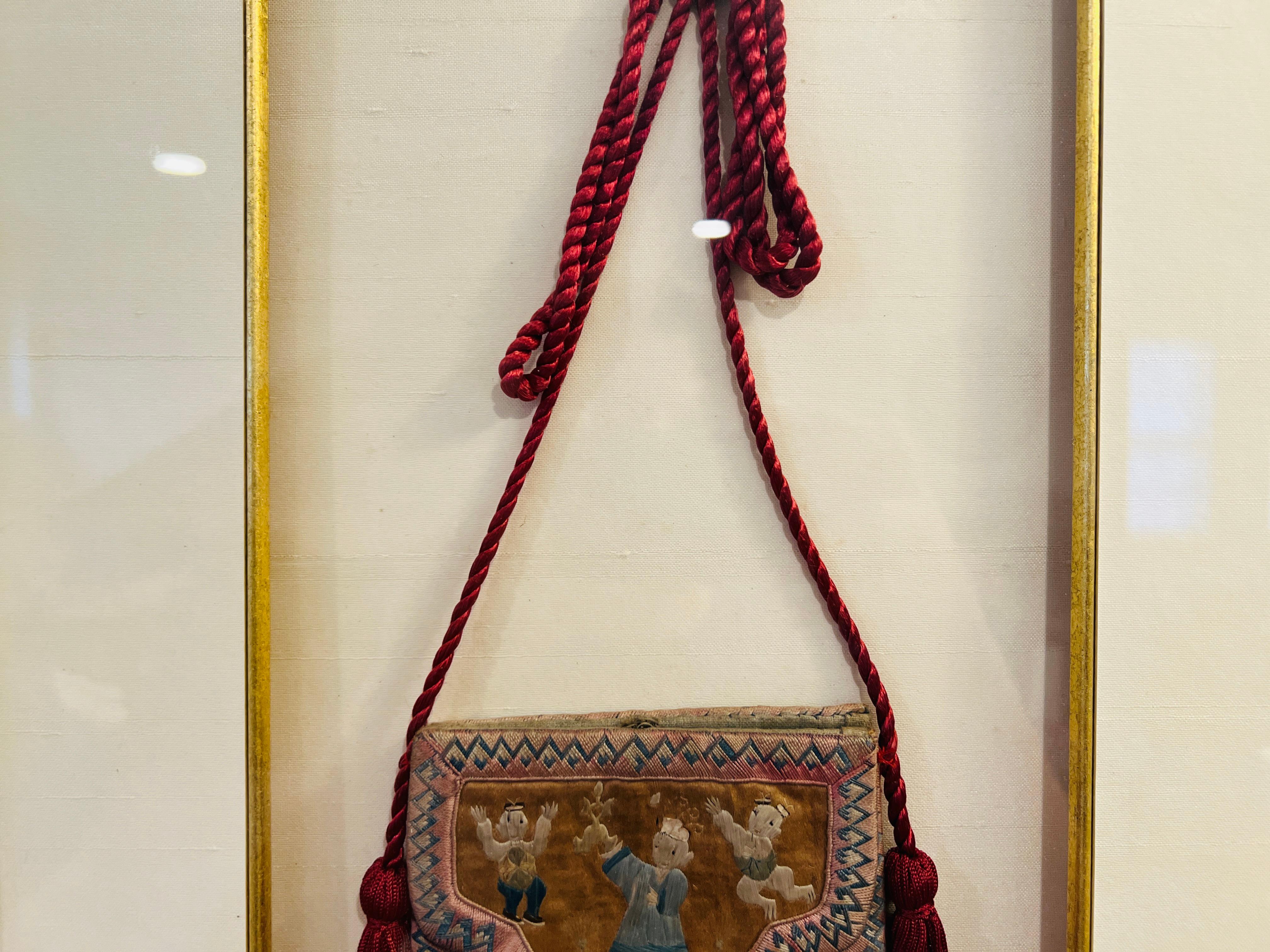 Chinese Export Antique Chinese Silk Figural Embroidered Purse Qing Dynasty (1644-1911) For Sale