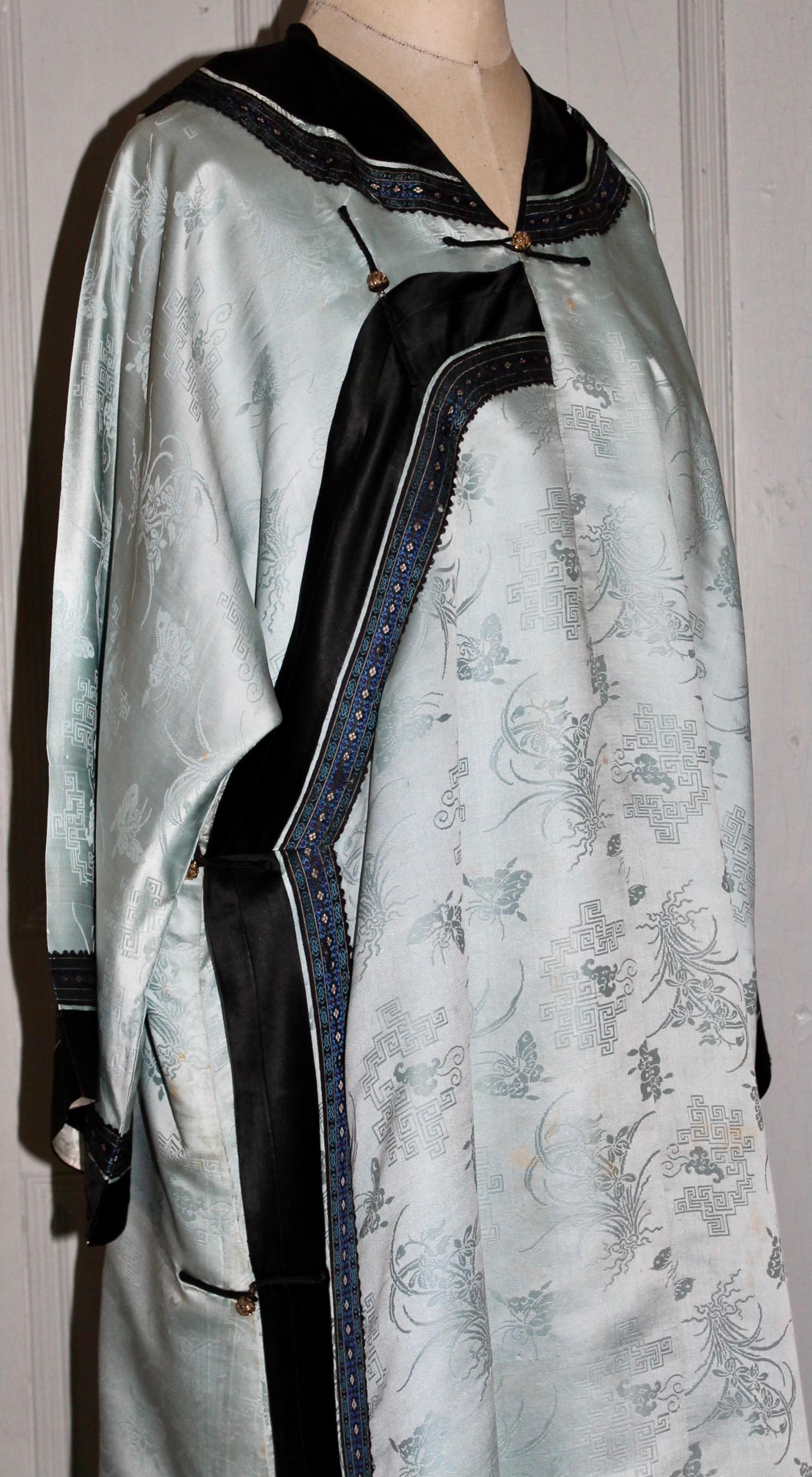 Antiker chinesischer Kimono oder Robe aus Seide im Angebot 4