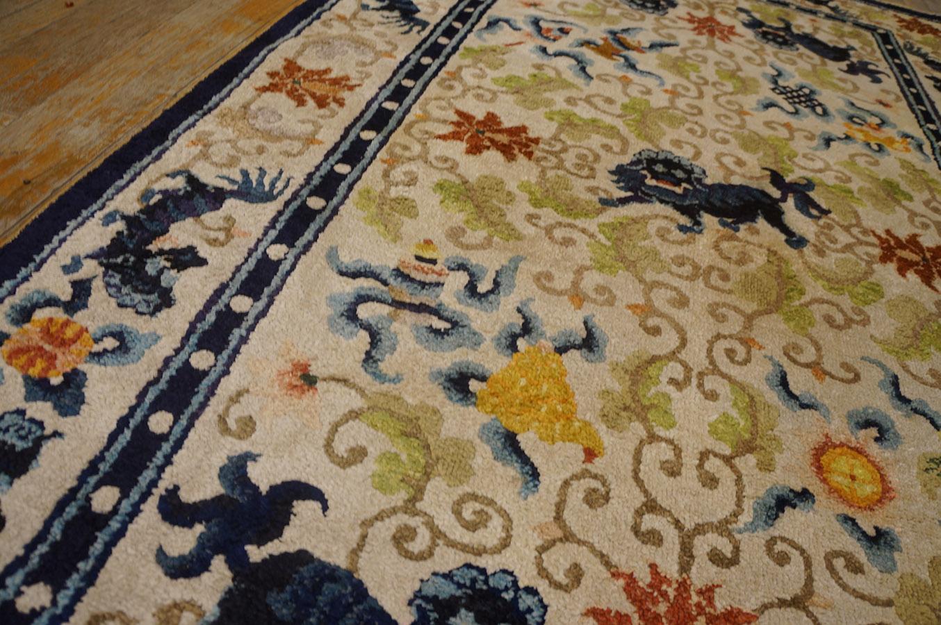 Tapis chinois en soie du début du XXe siècle (4' x 7' - 122 x 215 cm) en vente 6