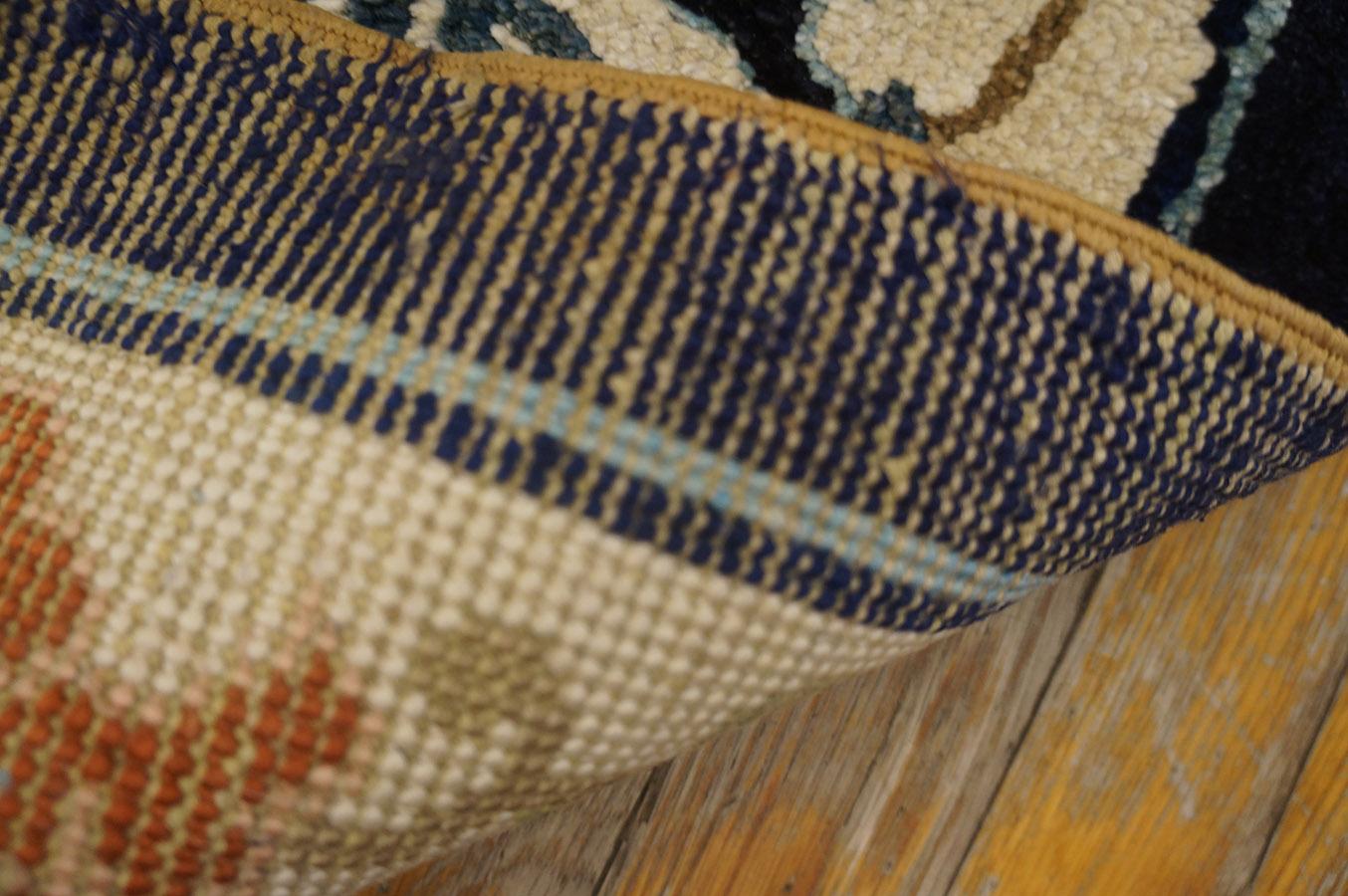 Tapis chinois en soie du début du XXe siècle (4' x 7' - 122 x 215 cm) en vente 7