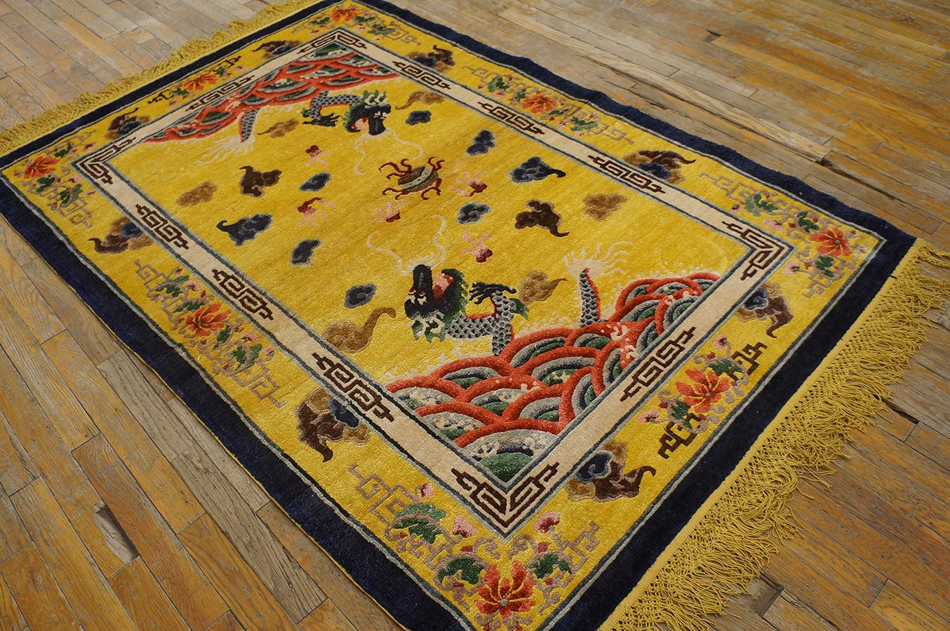 Hand-Knotted 1920s Chinese Silk Dragon Carpet ( 4' x 6' - 122 x 183 ) For Sale