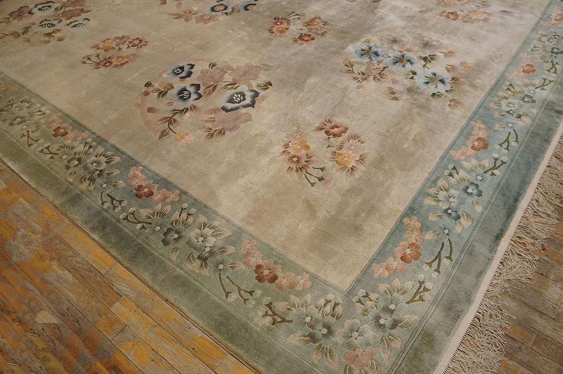 Vintage 1980s Silk Chinese Carpet ( 9' x 12' - 275 x 365 ) In Good Condition For Sale In New York, NY