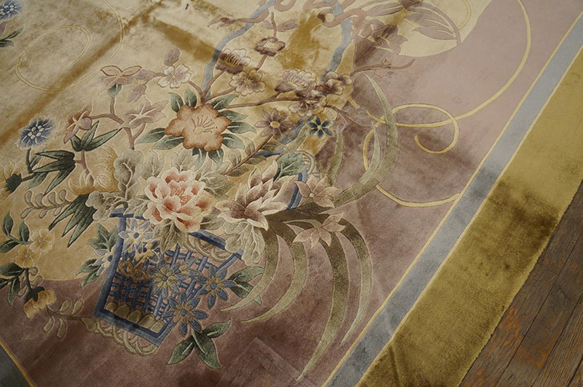 Vintage 1980s Chinese Silk Carpet ( 9' x 12' - 275 x 365 ) In Good Condition For Sale In New York, NY