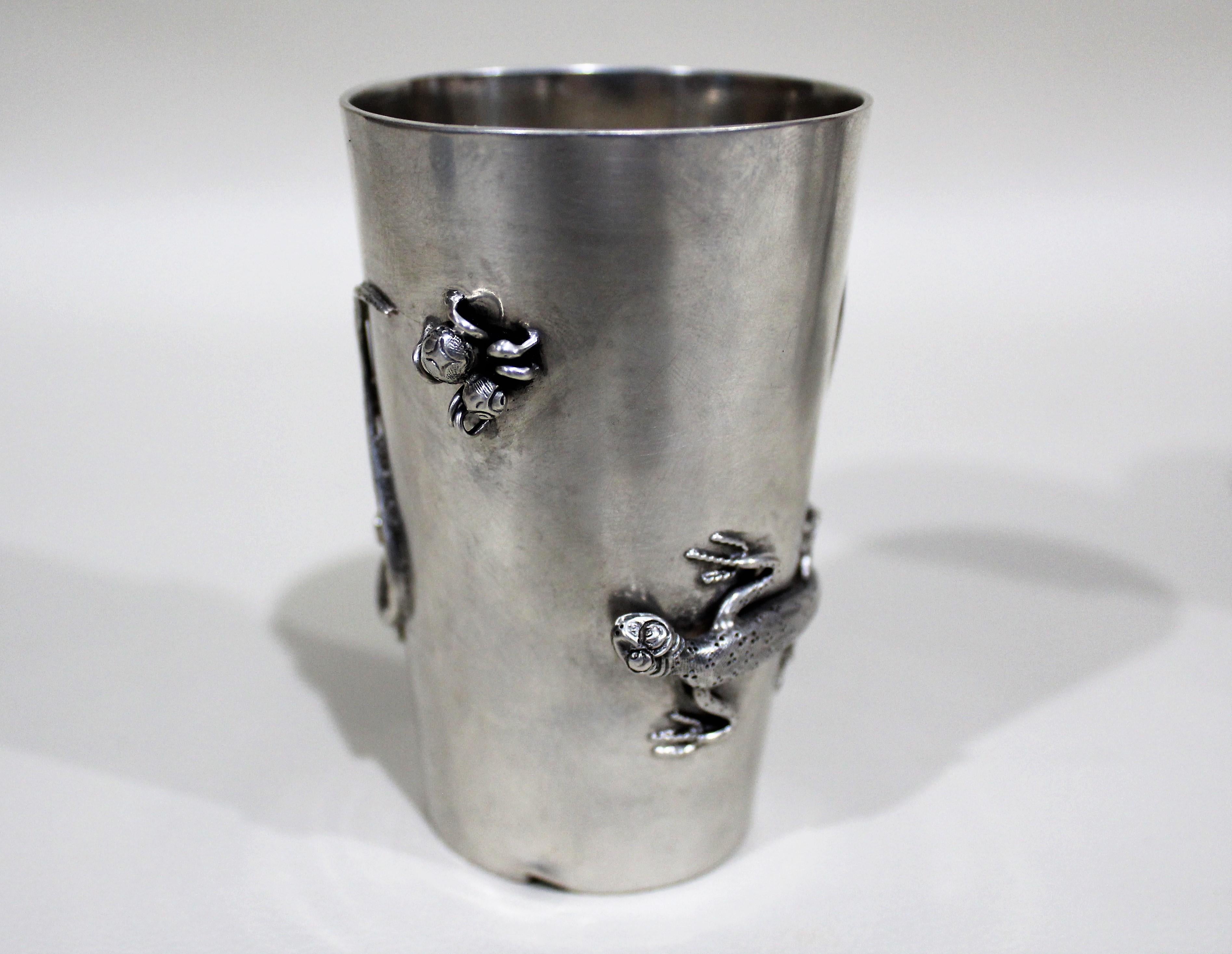 Antique Chinese Silver Hung Chong Co. Beaker Set Figural Salamanders & Spiders For Sale 1