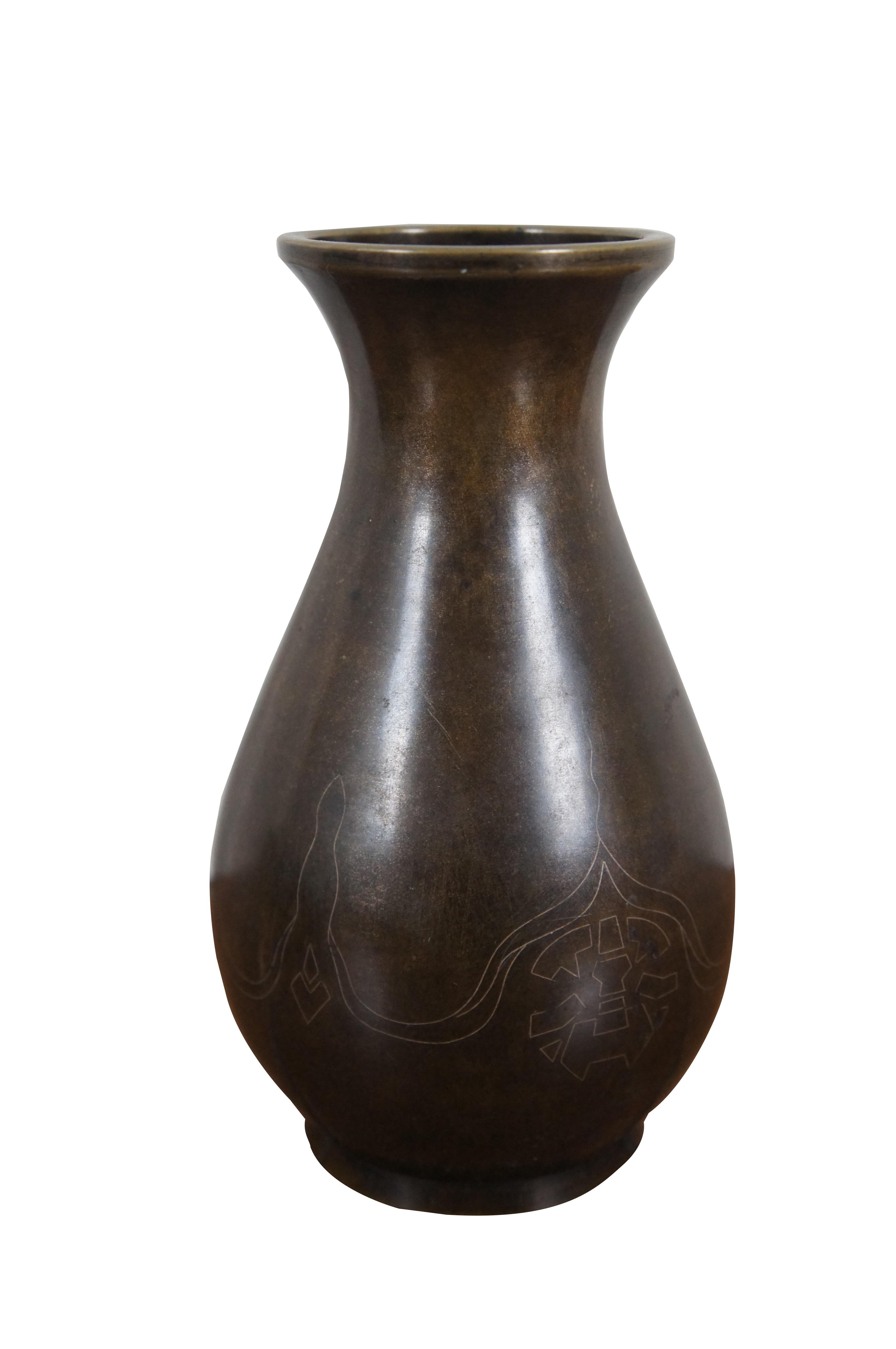 Antike chinesische Silber Draht eingelegt Bronze Cloisonné Knospe Vase & Holz Stand 8