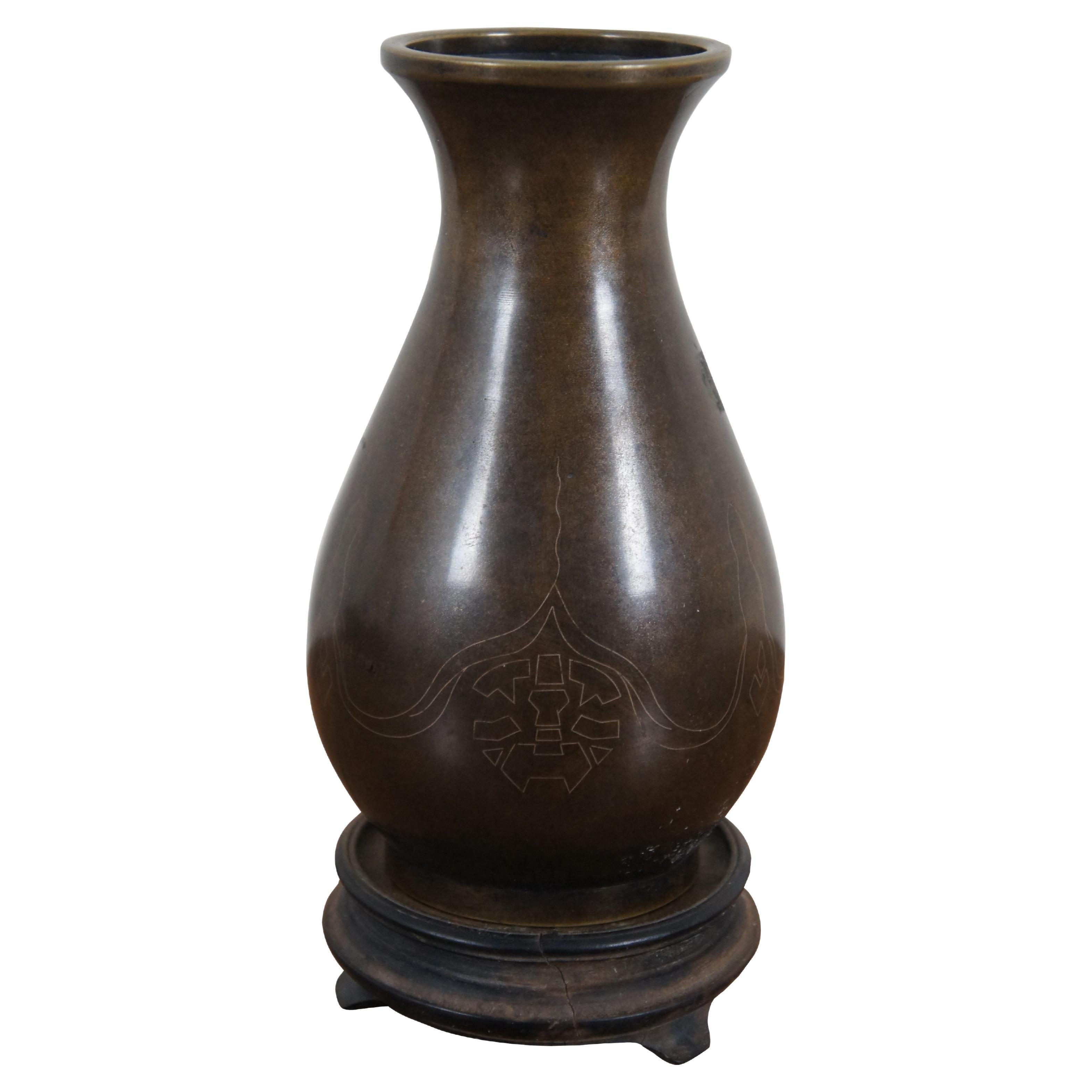 Antike chinesische Silber Draht eingelegt Bronze Cloisonné Knospe Vase & Holz Stand 8"
