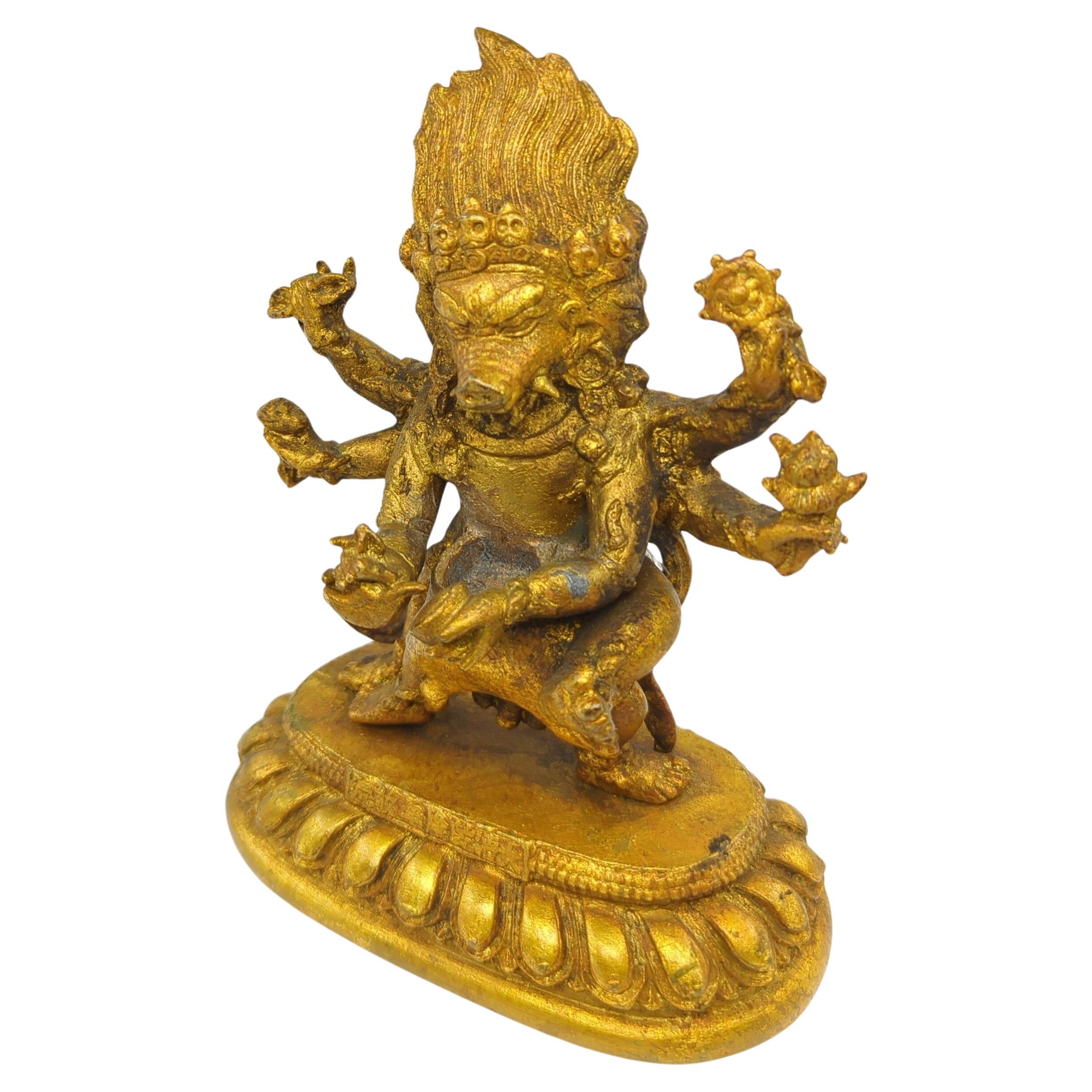 Antigua estatua china de bronce de seis brazos de la divinidad budista Marici Madre de la Luz Chino en venta