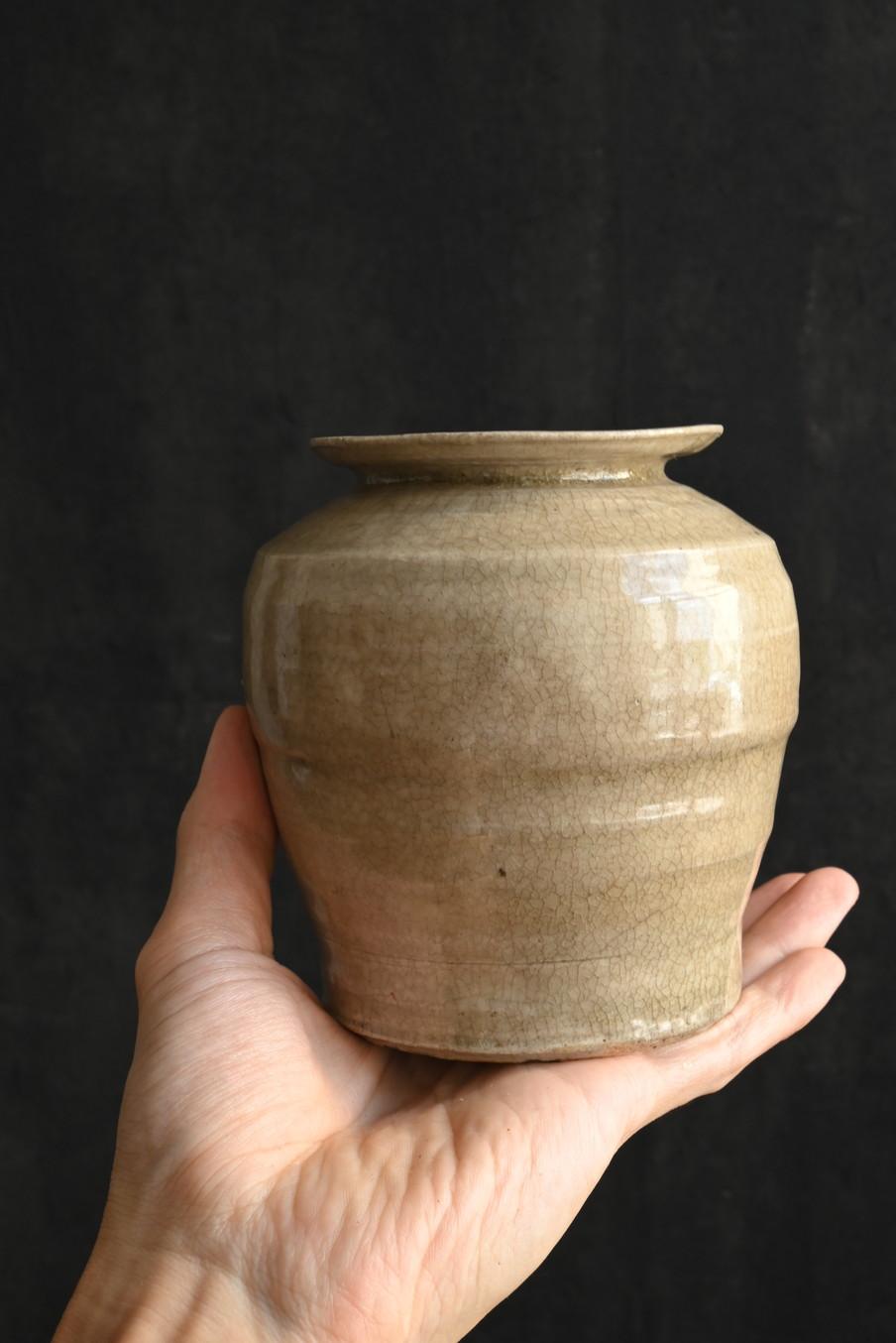Ming Antique Chinese small pottery vase/1600s/Anpin vase