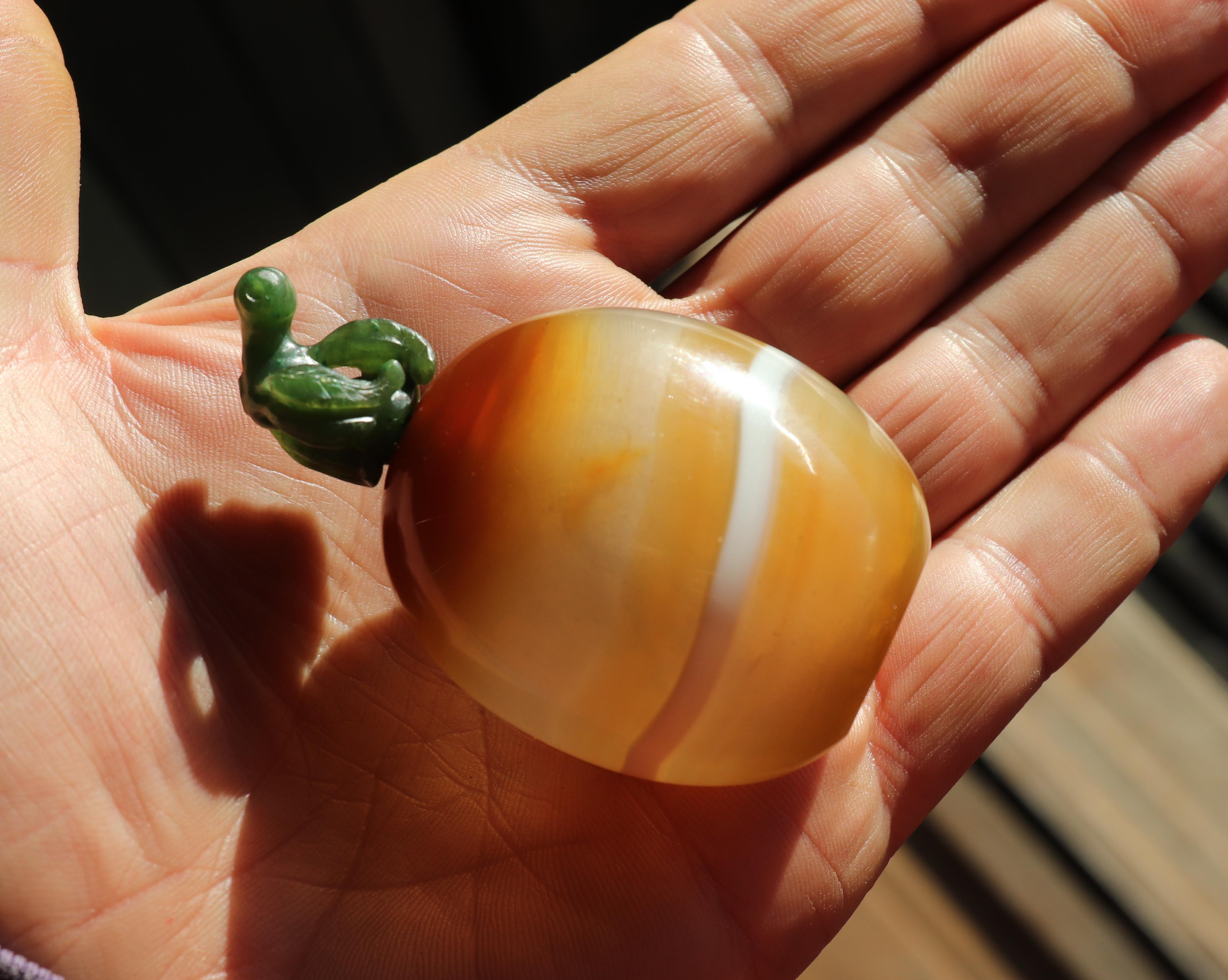 Antique Chinese Snuff Bottle Agate Qing Dynasty In Good Condition For Sale In Canterbury, GB