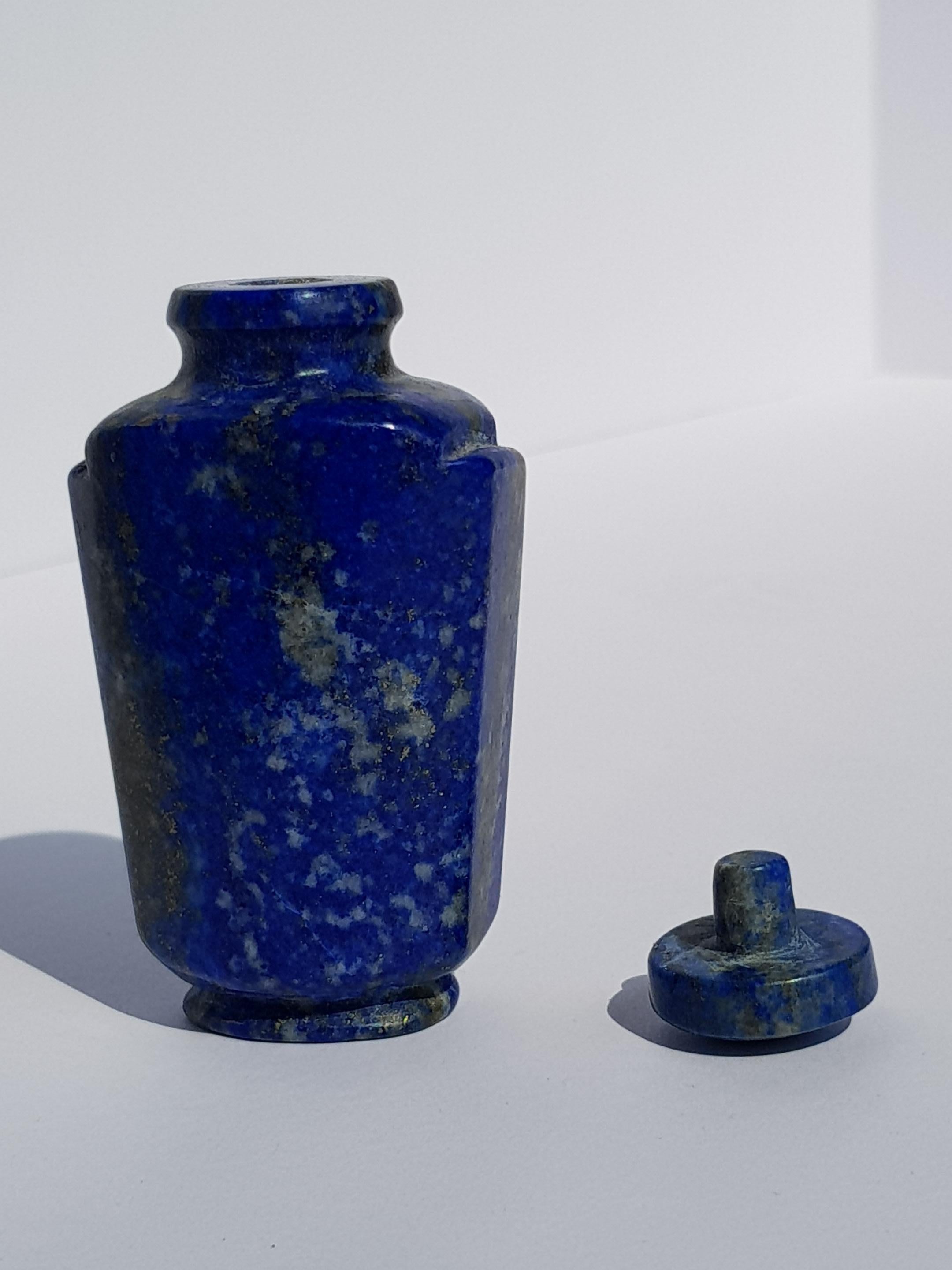 Ancienne bouteille à priser chinoise Lapis Lazuli Pierre précieuse sculptée Fin de la dynastie Qing Bleu en vente 5