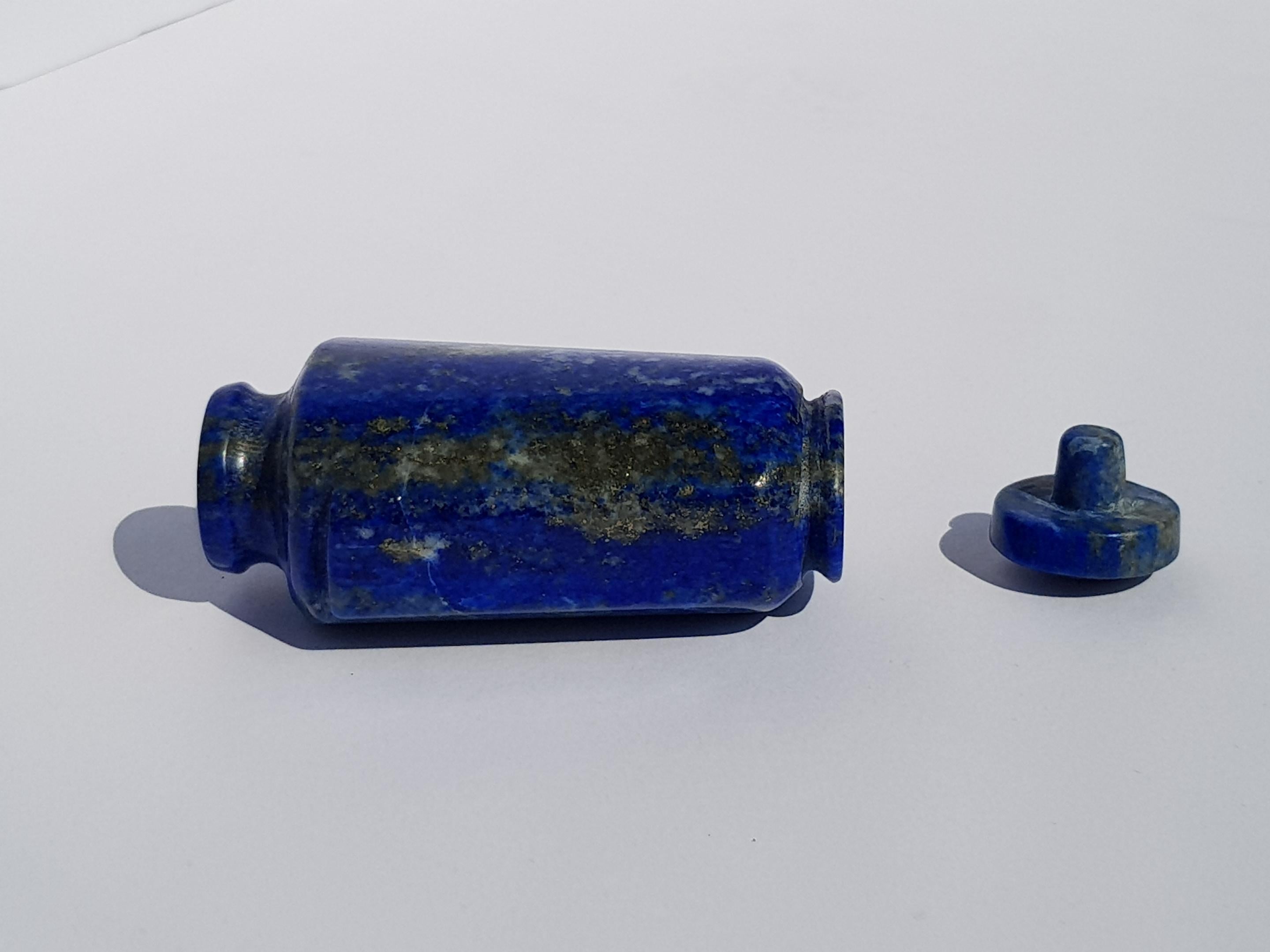 Ancienne bouteille à priser chinoise Lapis Lazuli Pierre précieuse sculptée Fin de la dynastie Qing Bleu en vente 9