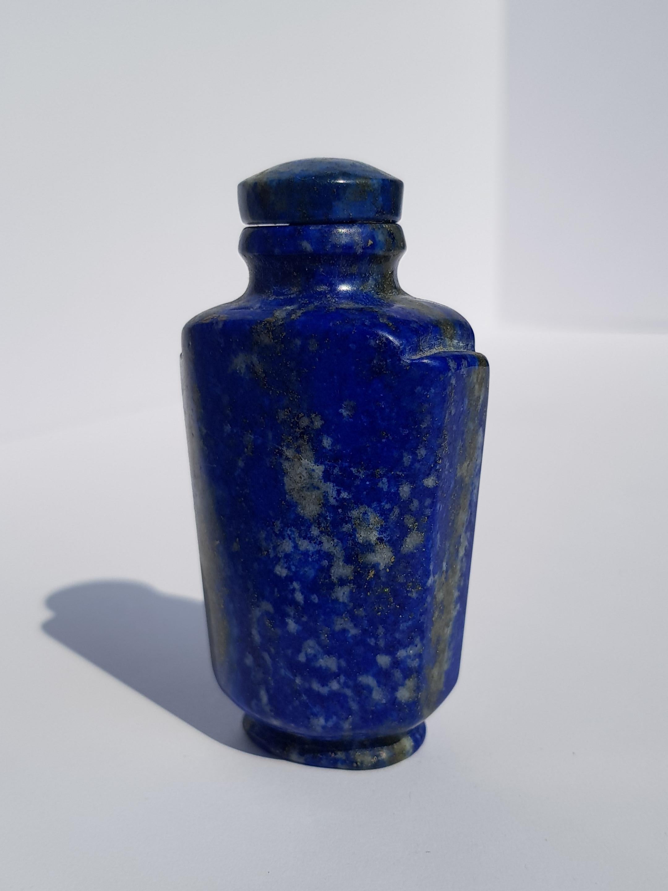 Chinois Ancienne bouteille à priser chinoise Lapis Lazuli Pierre précieuse sculptée Fin de la dynastie Qing Bleu en vente