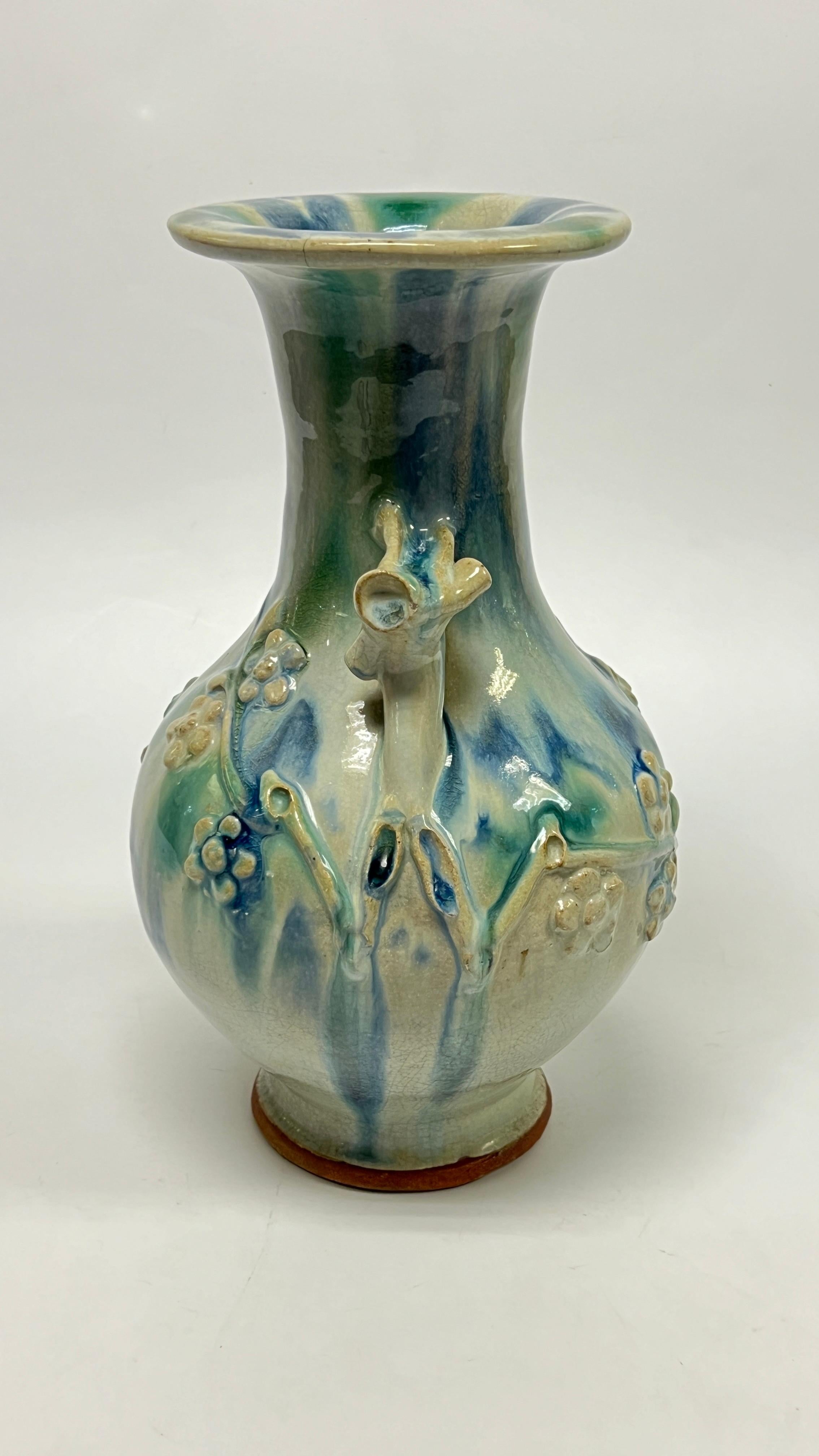 Ancien vase Prunus chinois Song Shiwan en faïence émaillée 5