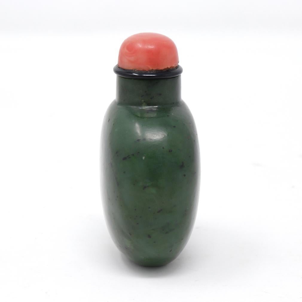 Jade Tabatière chinoise ancienne en jade épinard en vente