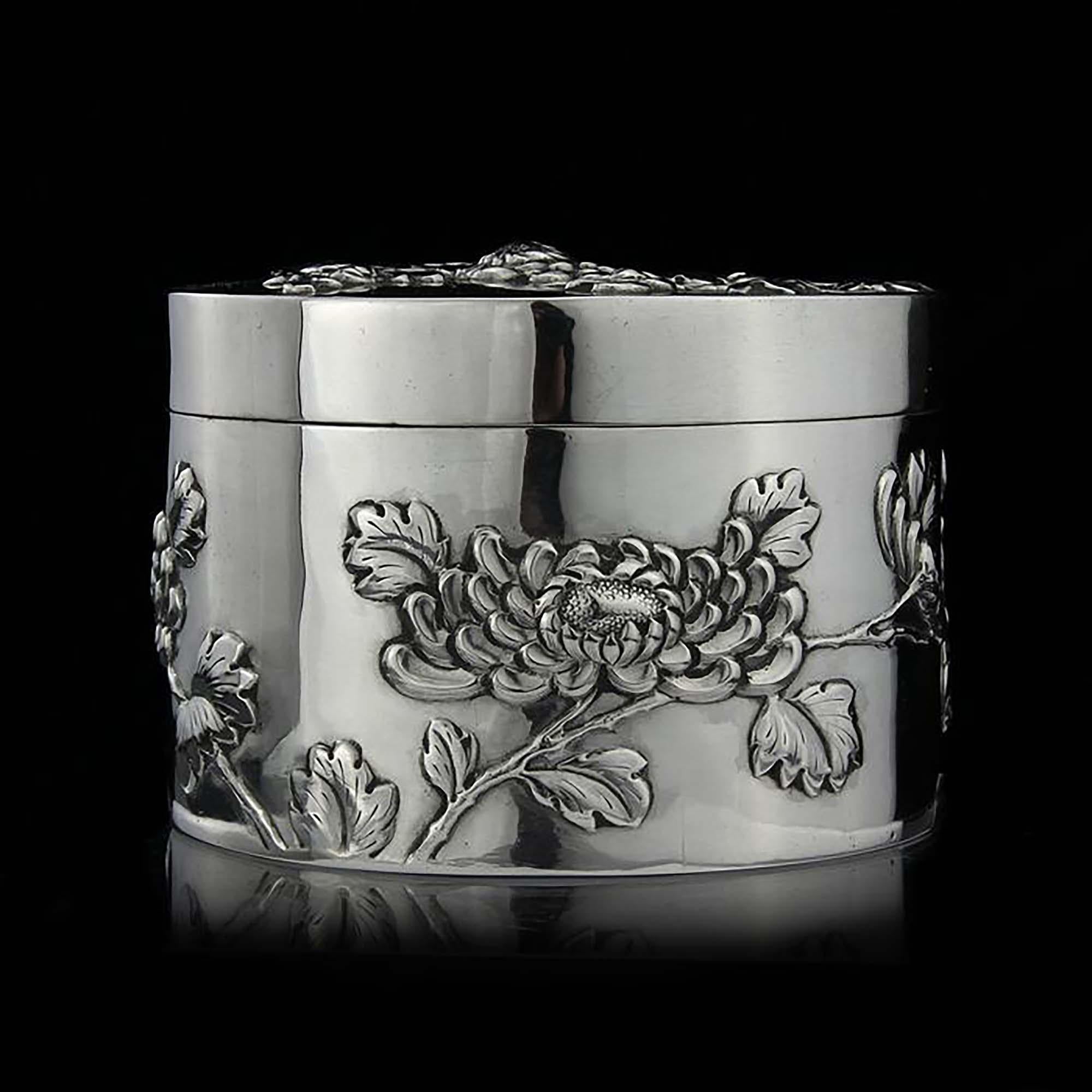 Antique Chinese Sterling Silver Box In Good Condition For Sale In Braintree, GB