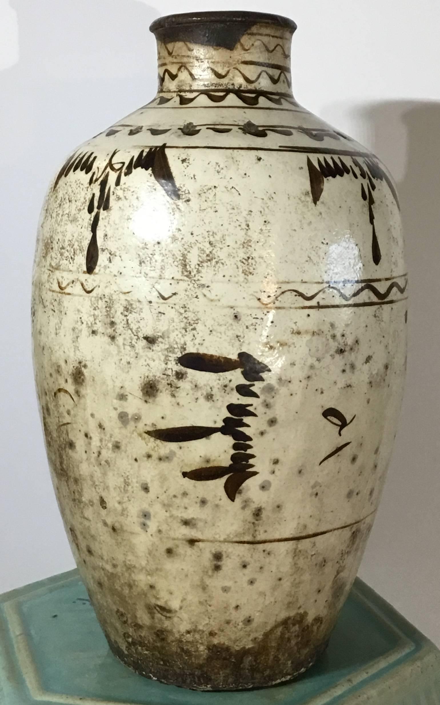 Antique Cizhou Stoneware Jar, Ming Dynasty 1