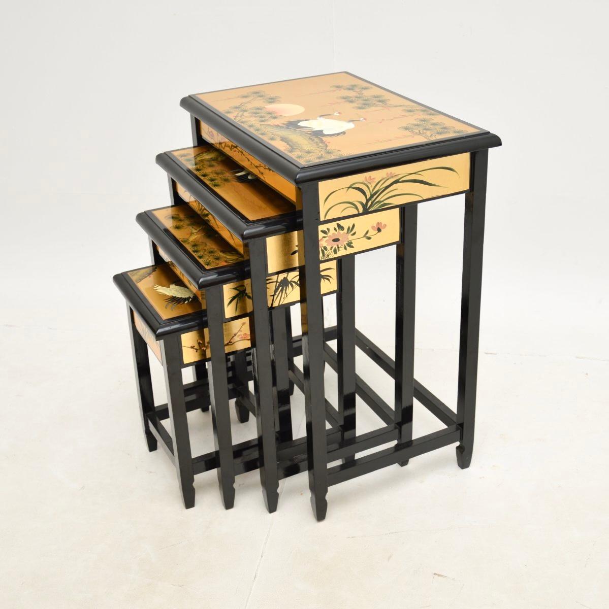Antique Chinese Style Lacquered Chinoiserie Nest of Tables In Good Condition For Sale In London, GB