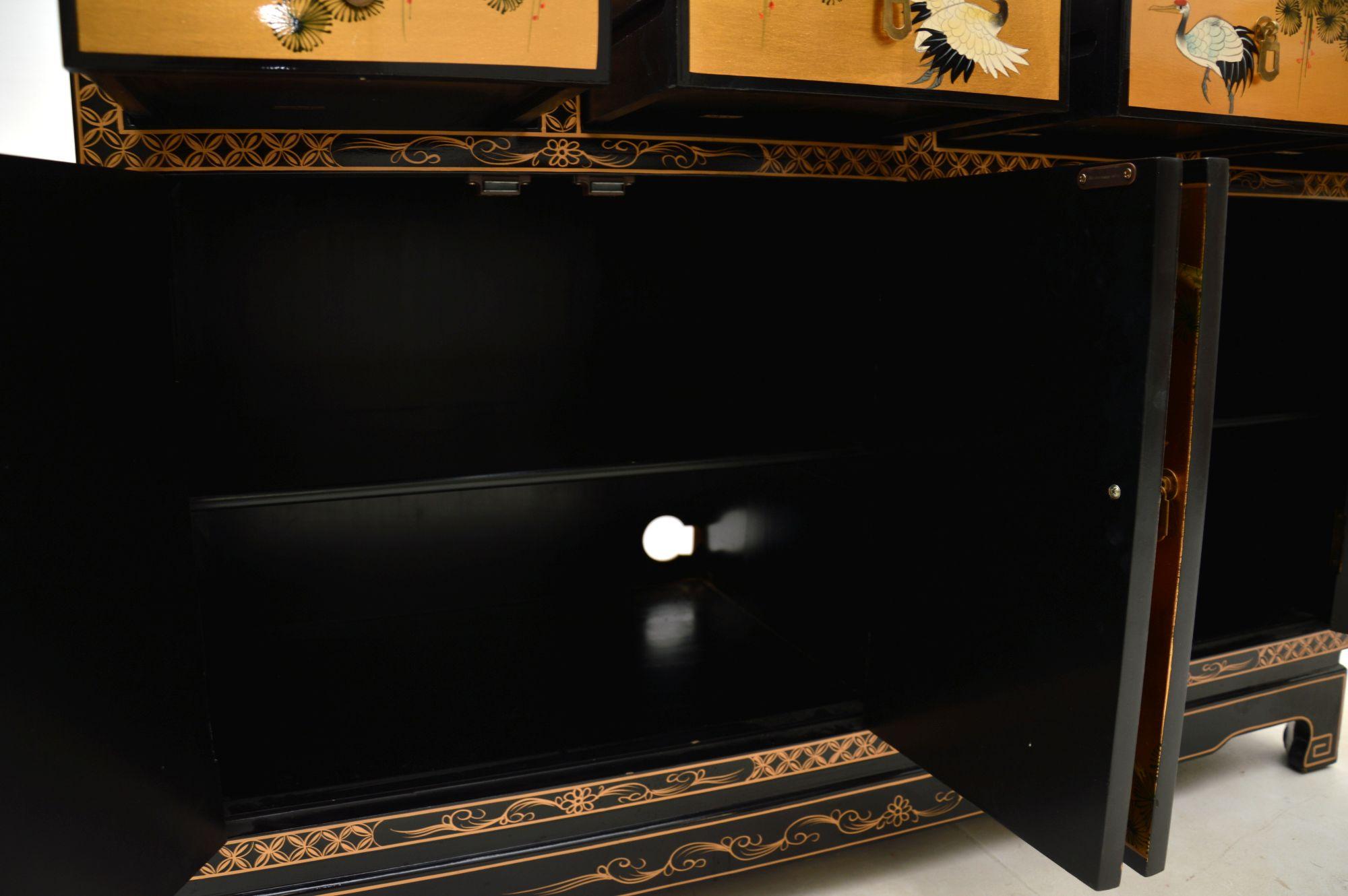 Antique Chinese Style Lacquered Chinoiserie Sideboard 1