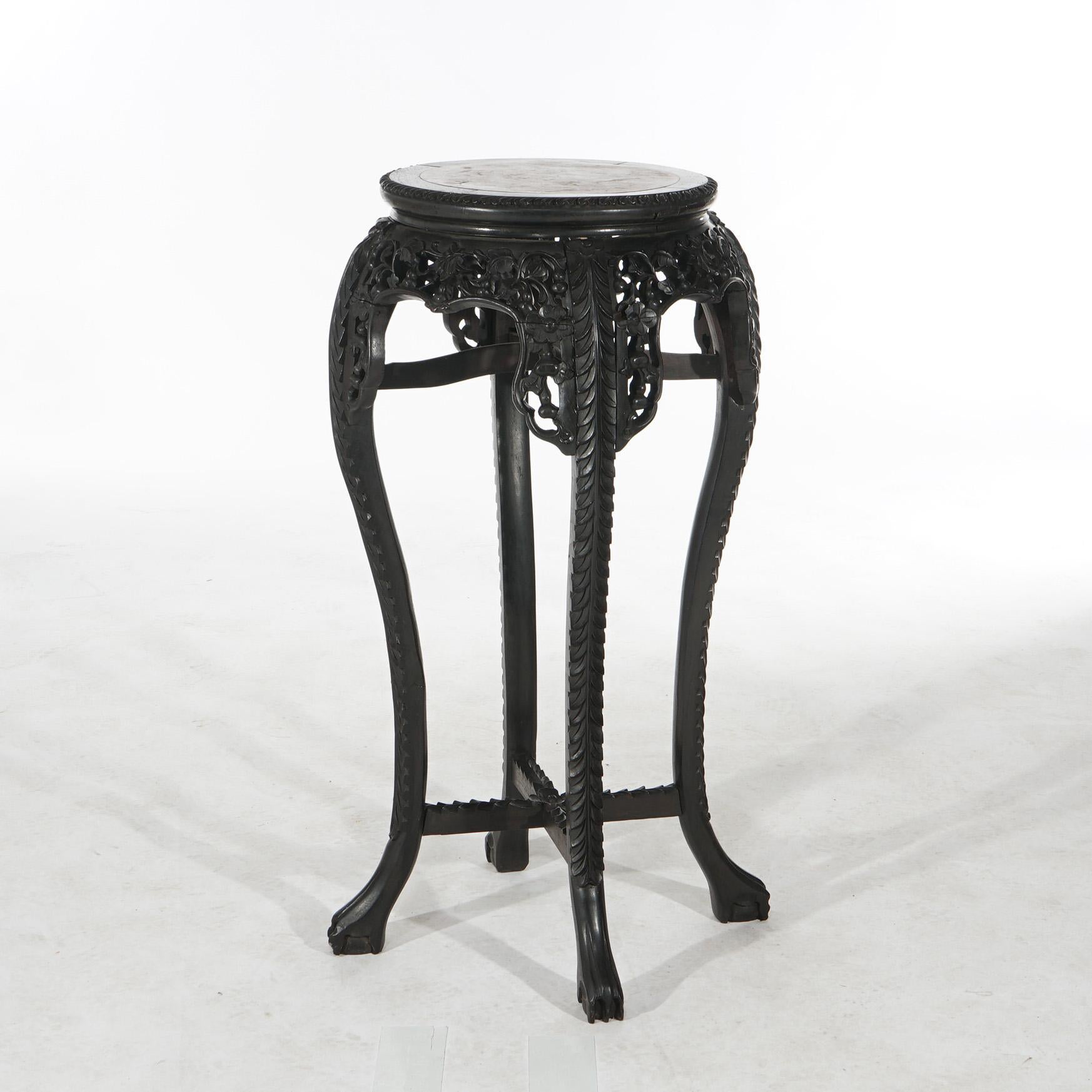 20ième siècle Ancienne table chinoise sculptée en bois dur et marbre rouge C1910 en vente