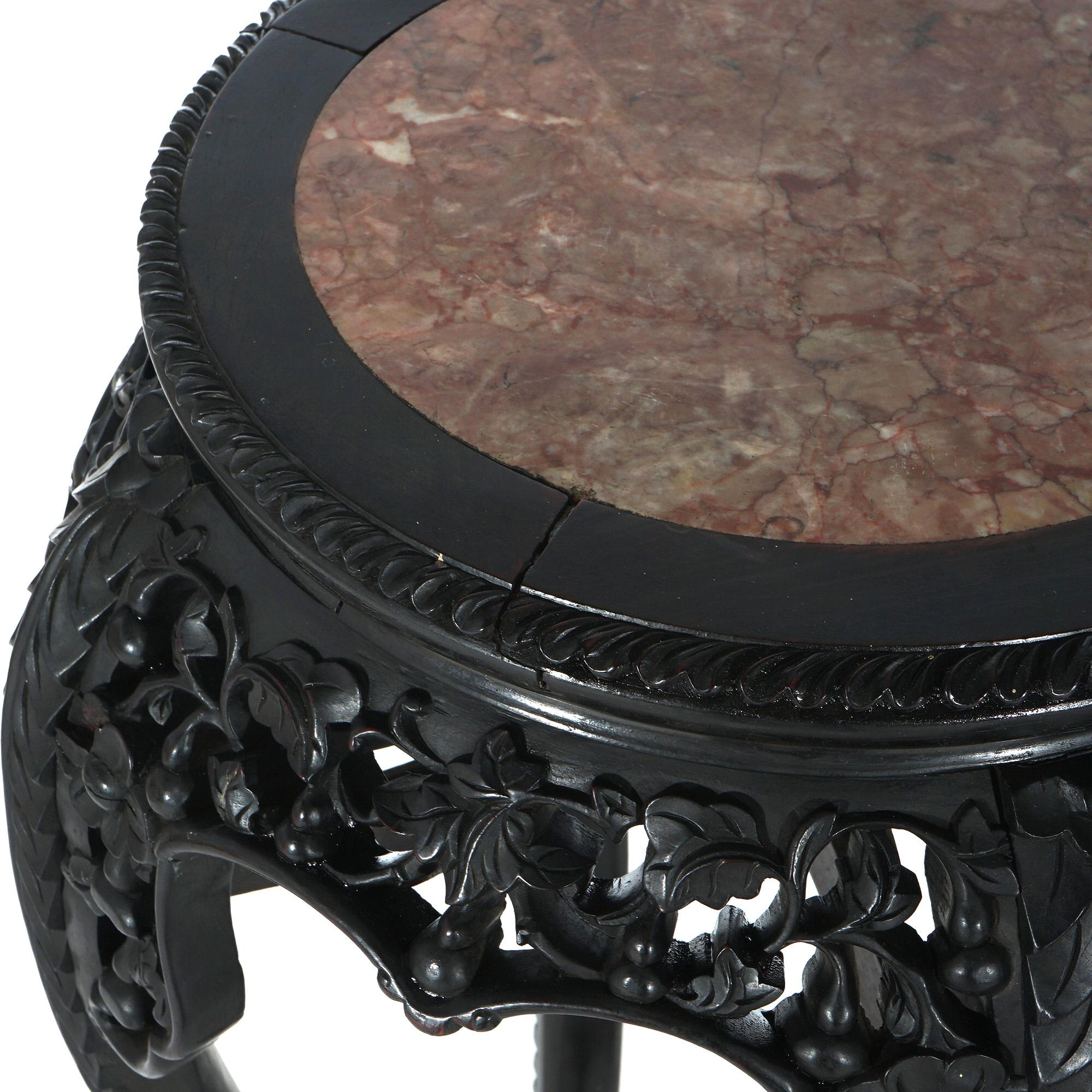 Ancienne table chinoise sculptée en bois dur et marbre rouge C1910 en vente 1