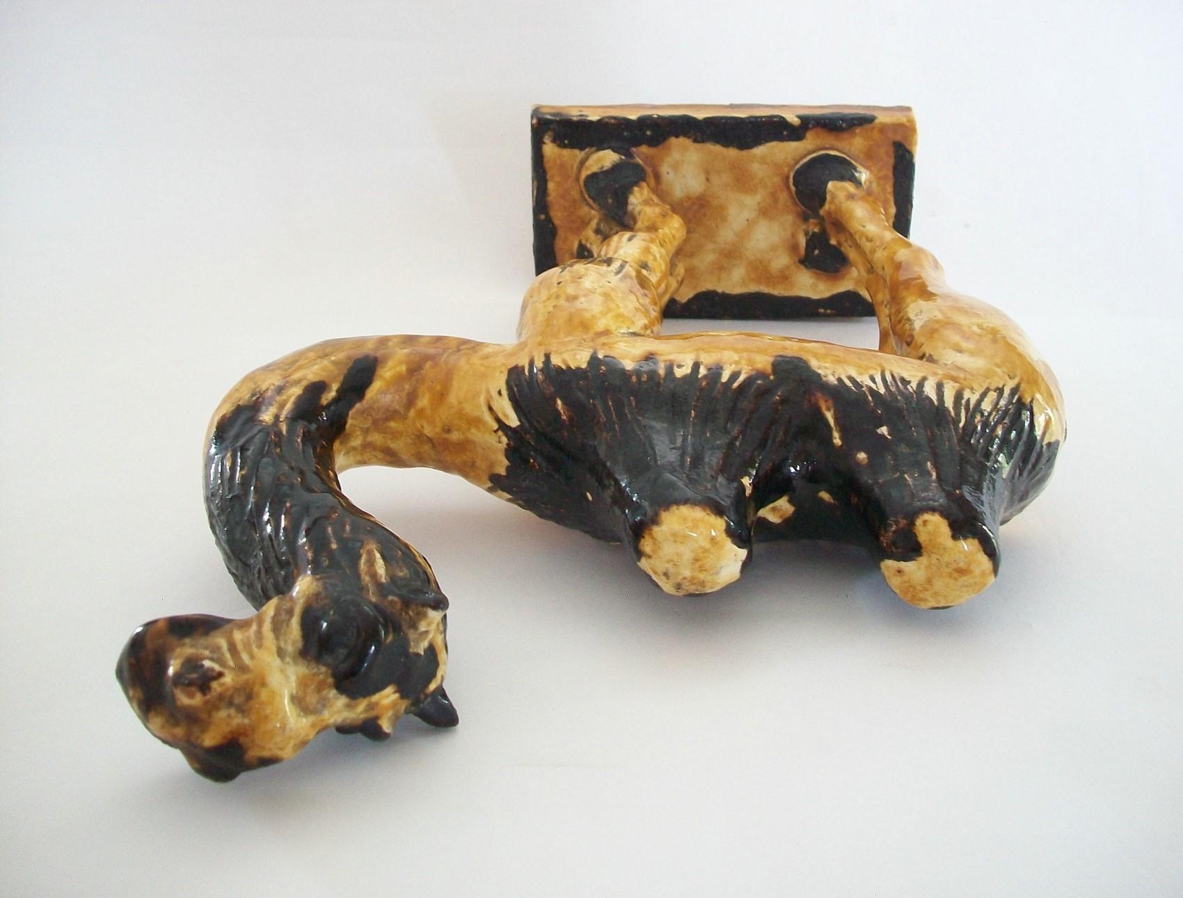 Ancienne figurine de chameau de Bactriane en terre cuite émaillée de style chinois Tang en vente 4