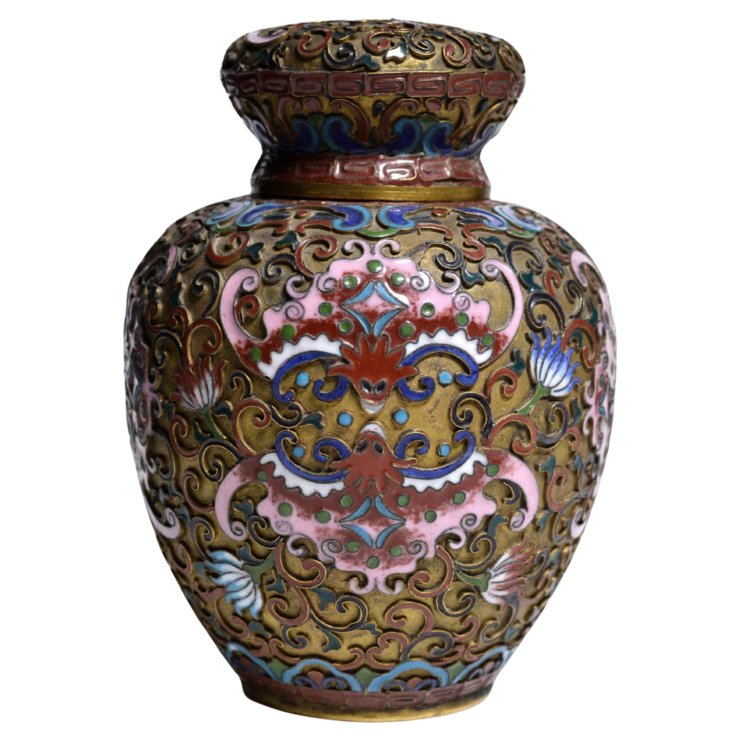 Antike chinesische Teedose aus Cloisonné-Emaille auf Kupfer, 19. Jahrhundert im Angebot