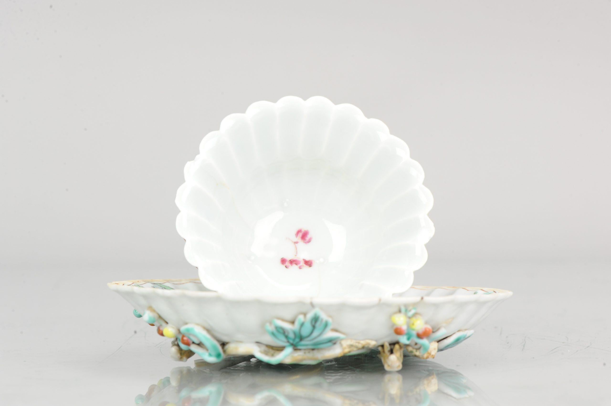 Antica tazza cinese con piattino Yongzheng/Qianlong, ciotola da tè con paesaggio in rilievo Qing in vendita 6