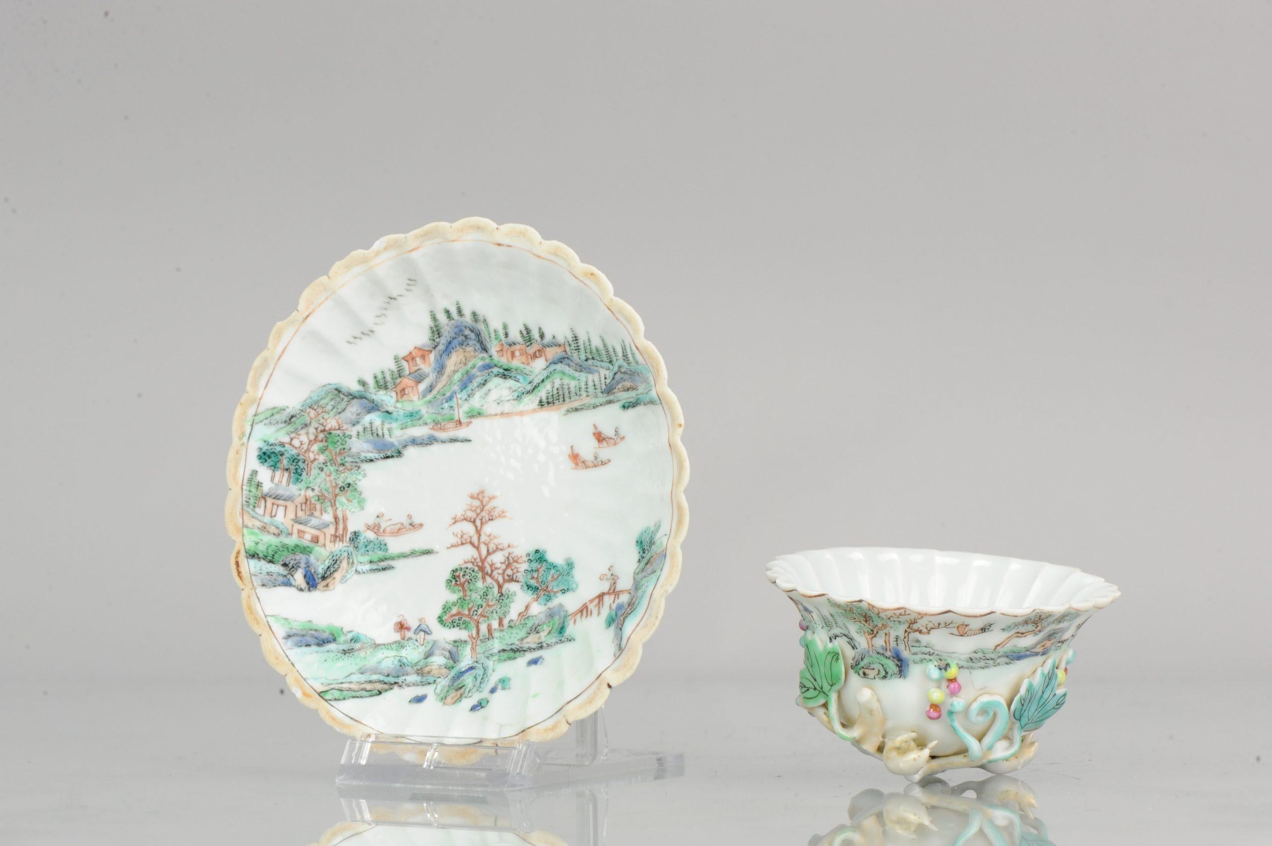 Antique Chinese Cup Saucer Yongzheng/Qianlong Relief Landscape Tea Bowl Qing In Good Condition For Sale In Amsterdam, Noord Holland