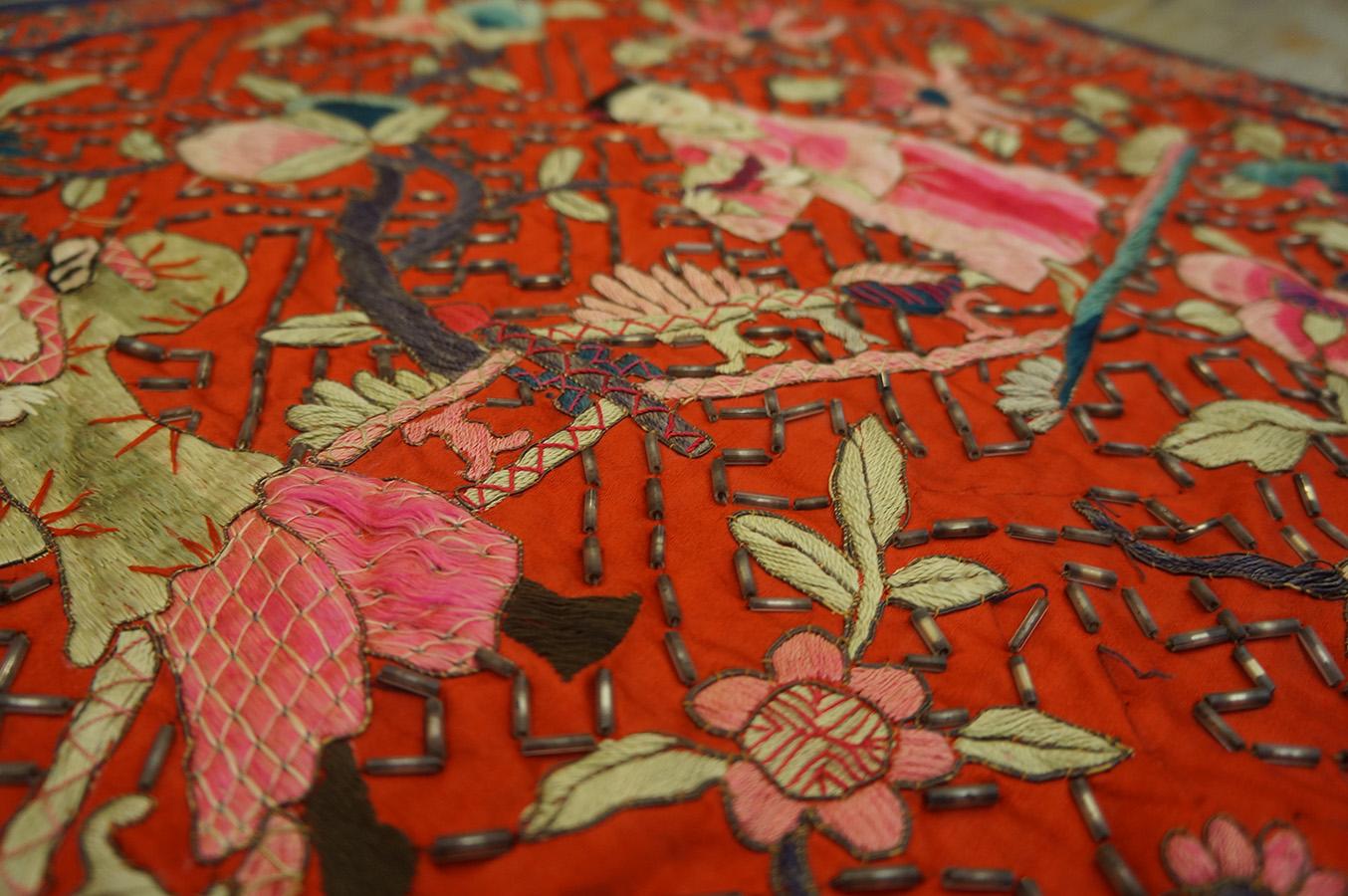 1930s Chinese Silk Pictorial Embroidery ( 2'  x 3' - 61 x 91 cm ) For Sale 3