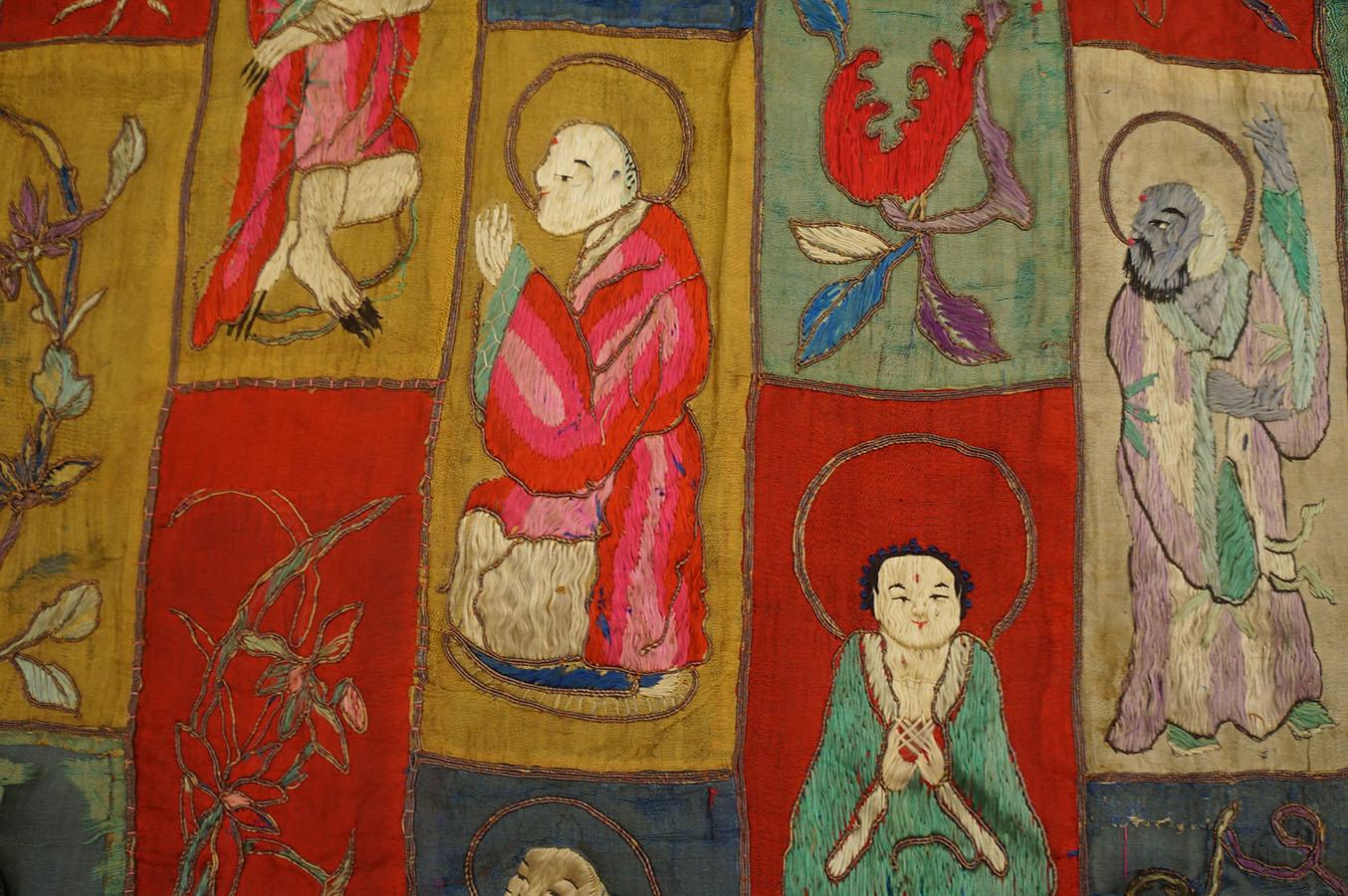 Mid-19th Century Mid 19th Century Silk Chinese Buddhist Embroidery ( 3' 6'' x 6' 2''- 106 x 188 ) For Sale