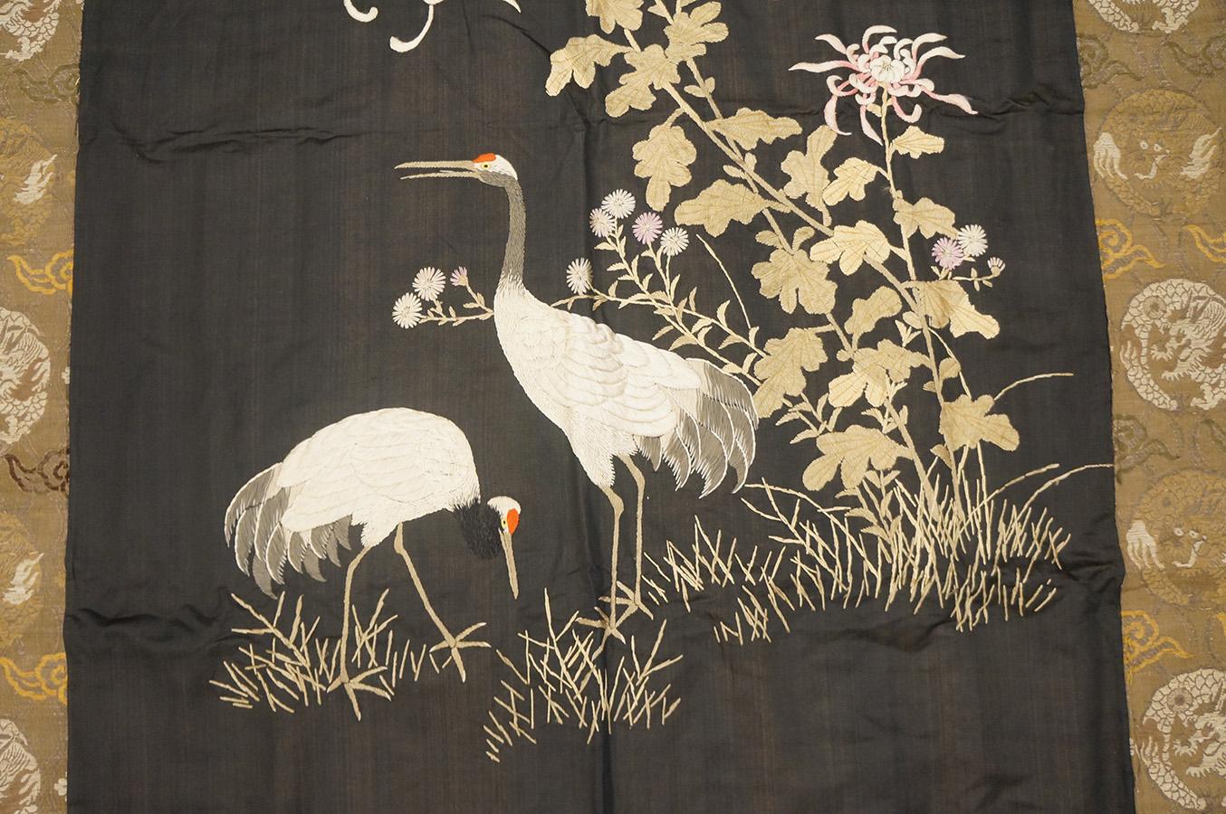 Early 20th Century Silk Chinese Embroidery ( 3'9'' x 5'2'' - 115 x 157 ) For Sale 6