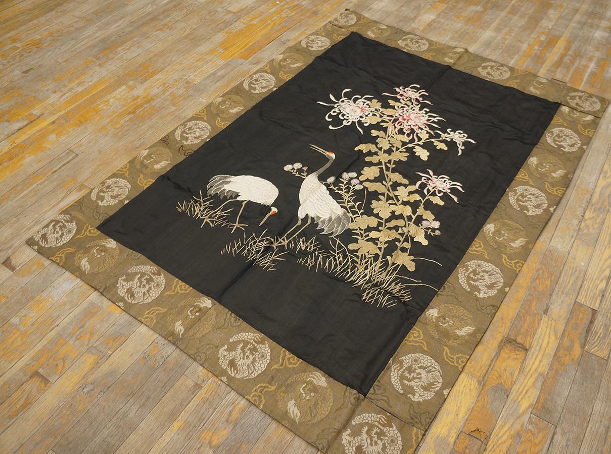 Bordado chino de seda de principios del siglo XX ( 3'9'' x 5'2'' - 115 x 157 ) Tejido a mano en venta