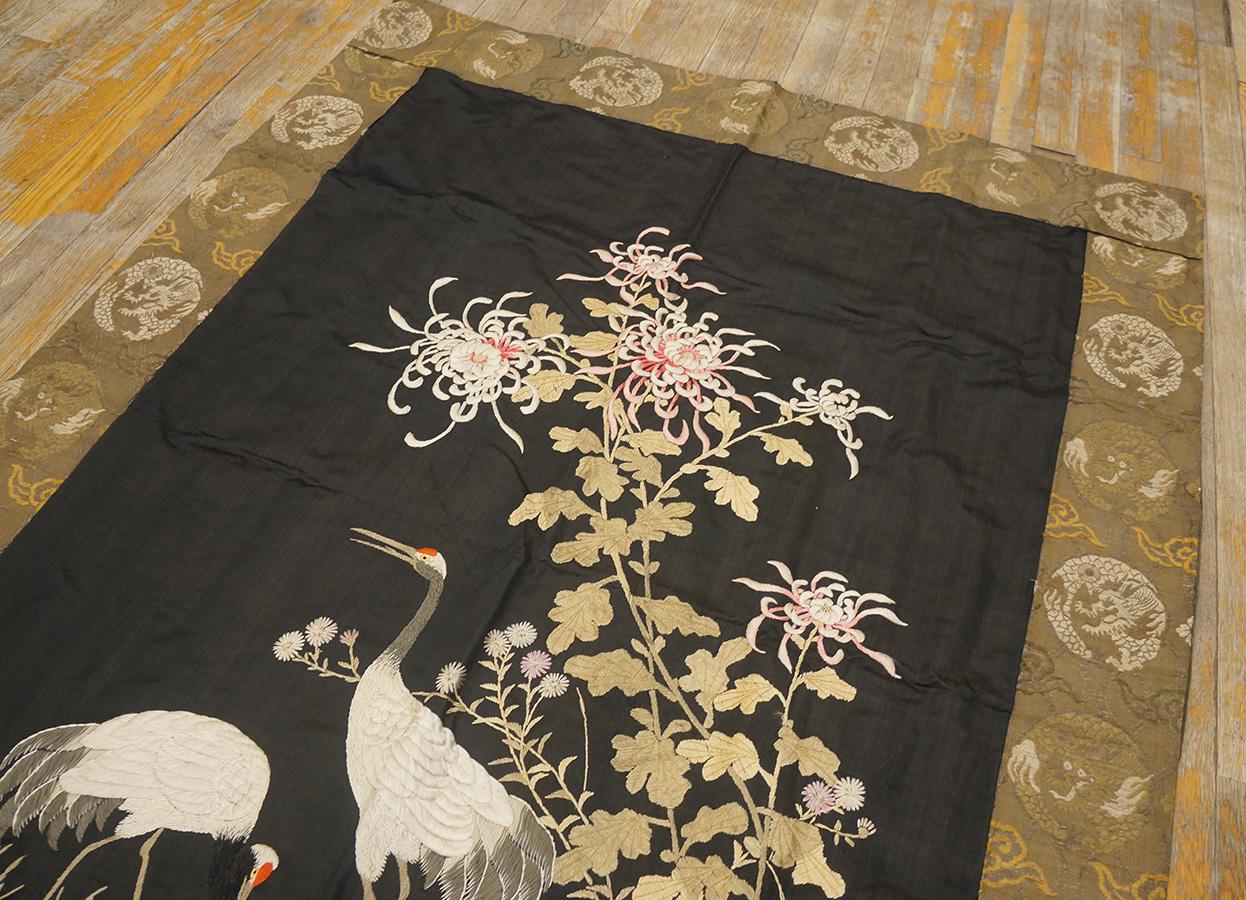 Early 20th Century Silk Chinese Embroidery ( 3'9'' x 5'2'' - 115 x 157 ) For Sale 4
