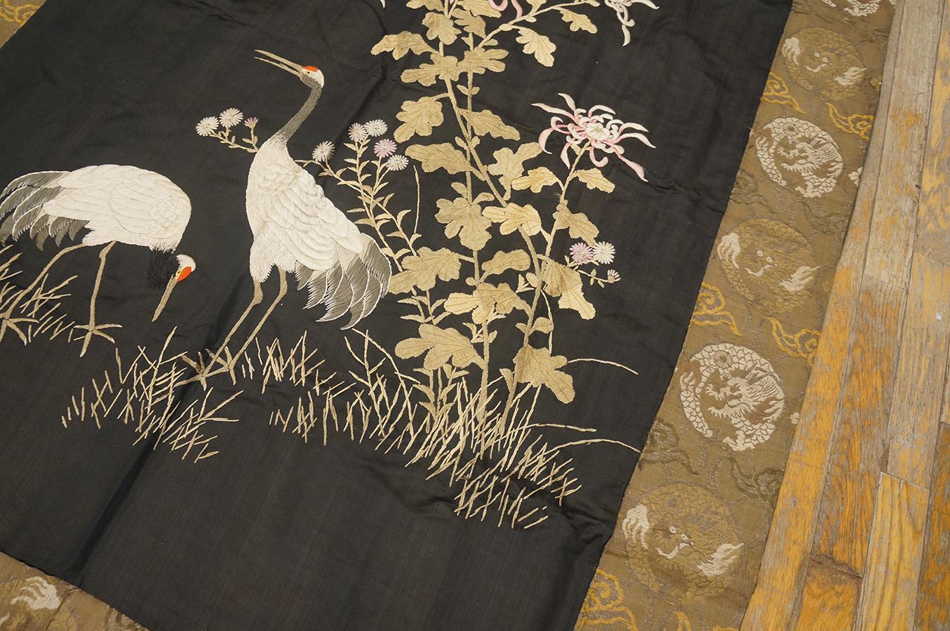 Early 20th Century Silk Chinese Embroidery ( 3'9'' x 5'2'' - 115 x 157 ) For Sale 5