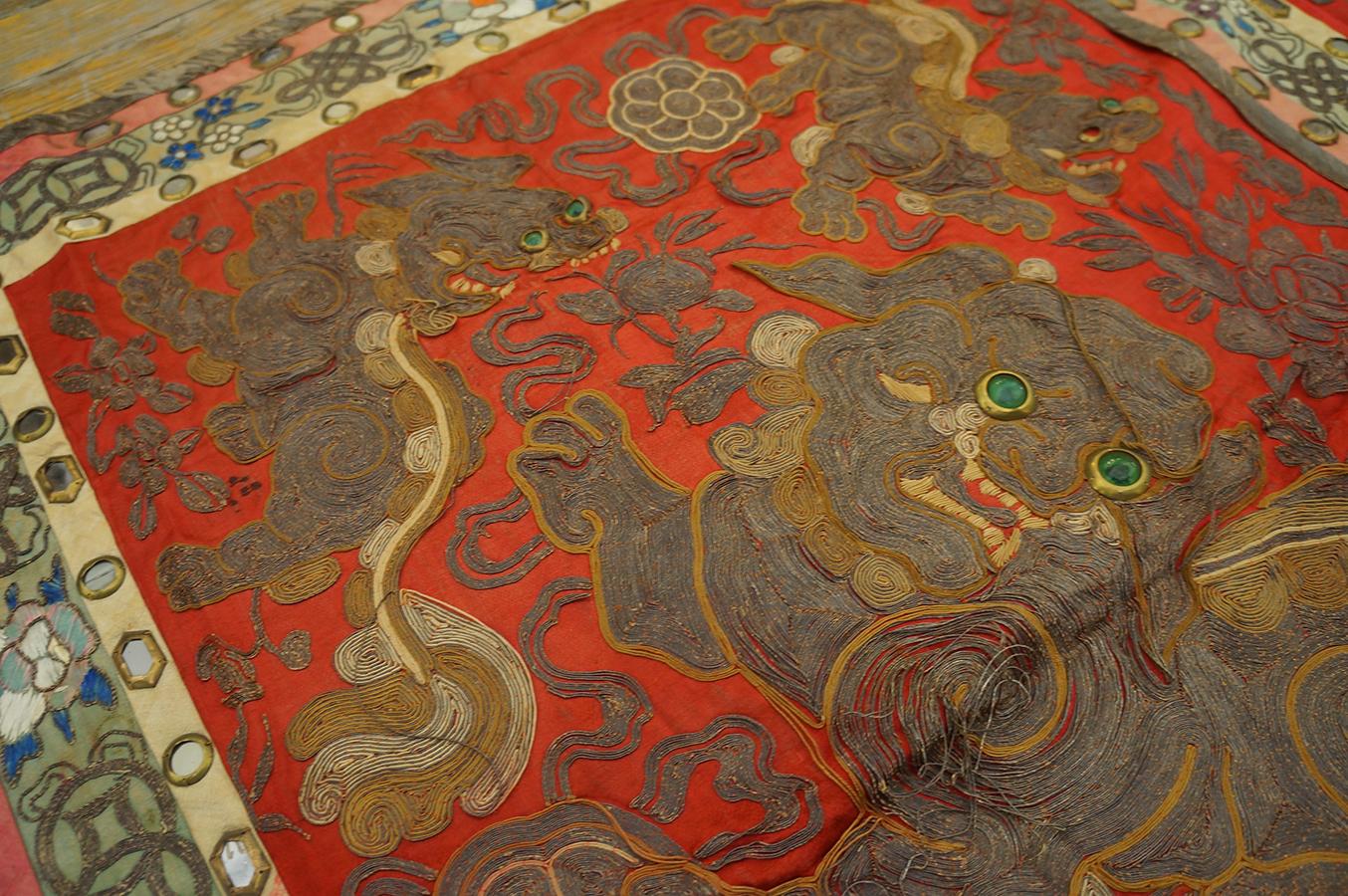 Early 20th Century Chinese Silk Embroidery ( 3' x 3' x 92 x 92 ) For Sale 5