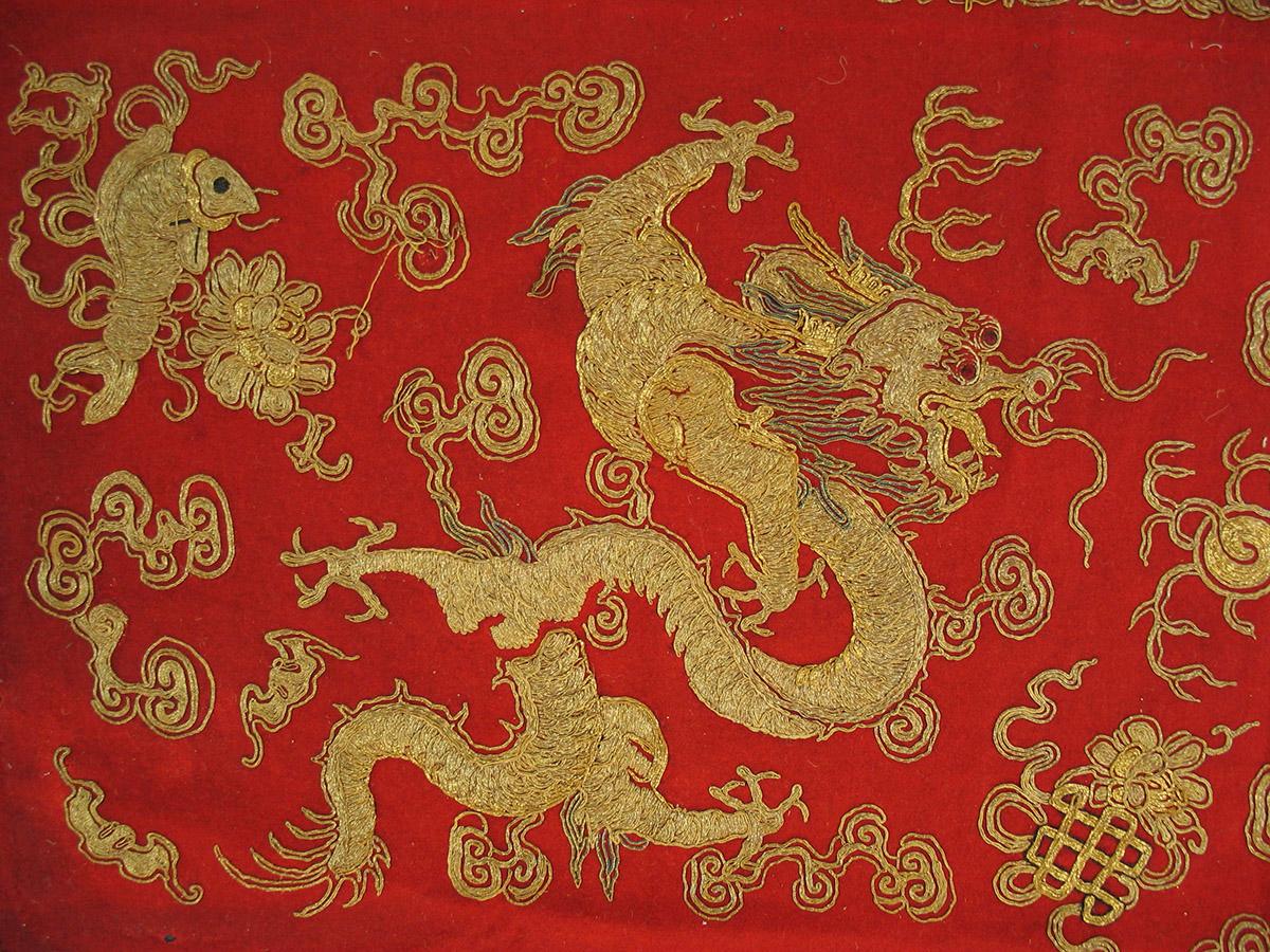Embroidered 19th Century Chinese Silk & Gold Thread Embroidery ( 5'5