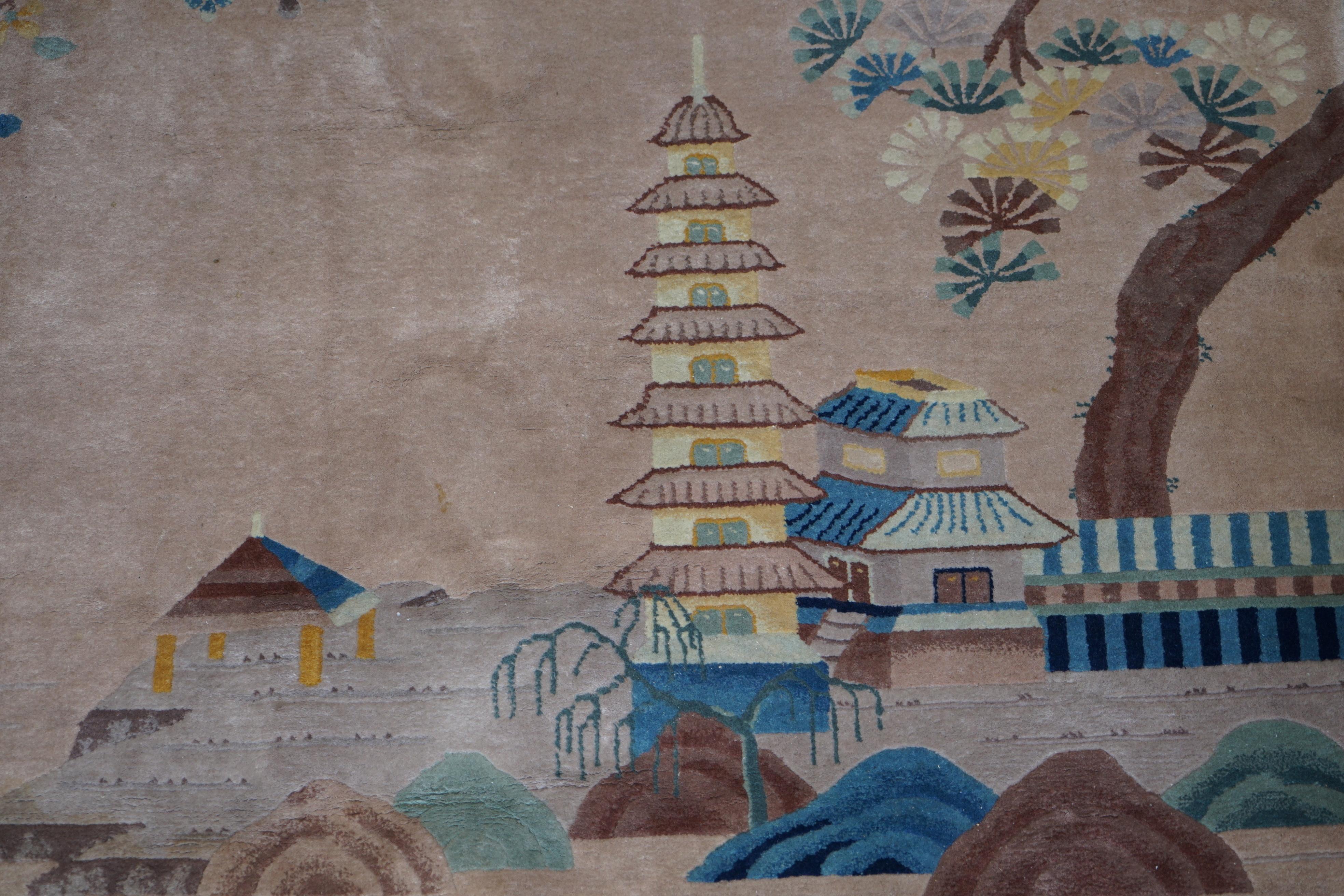 Antico tappeto cinese in lana a nodi fitti con tempio a pagoda e alberi floreali In condizioni buone in vendita a West Sussex, Pulborough