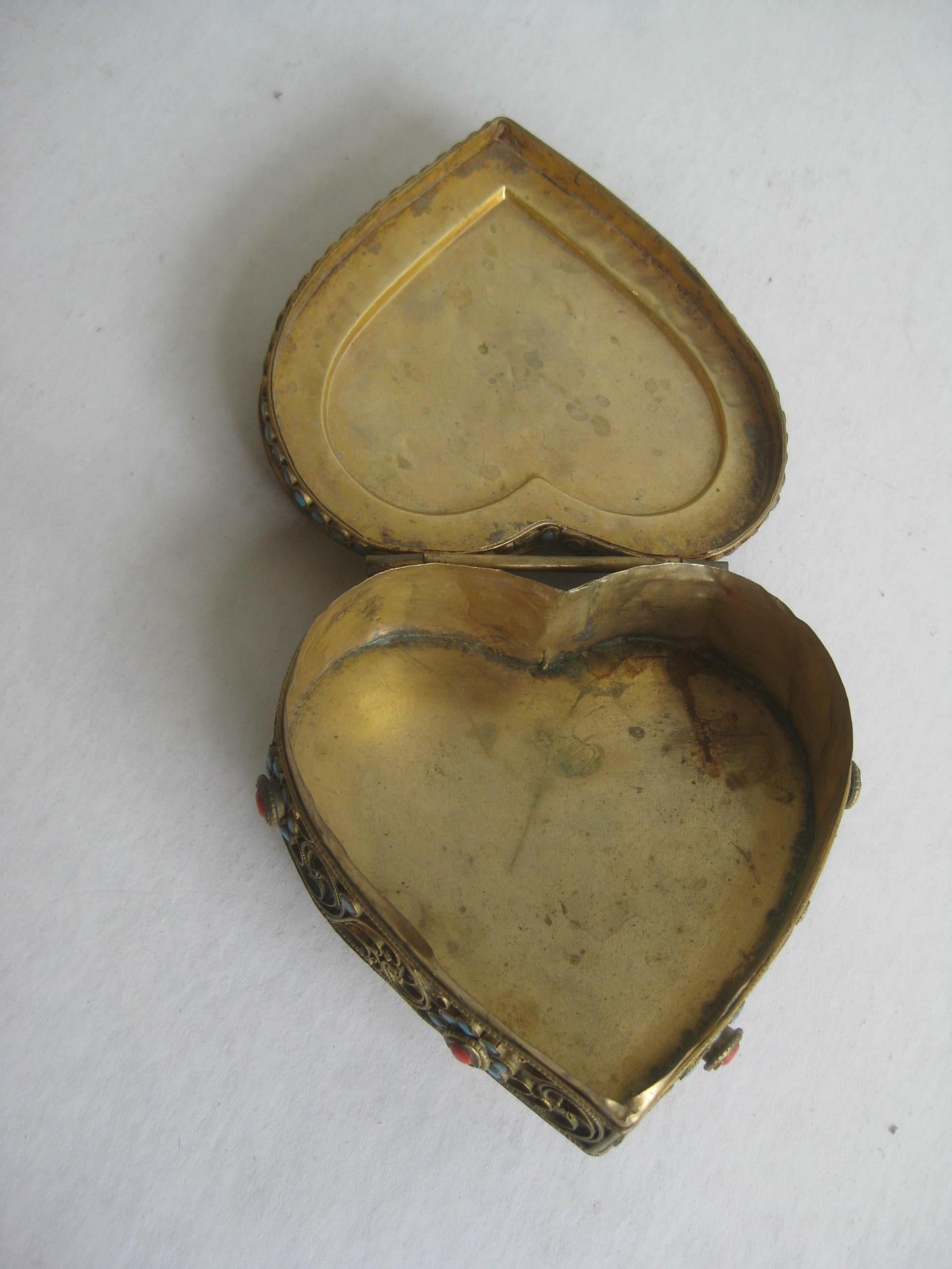 Antique Chinese Tibetan Buddha Brass Filigree Turquoise Coral Heart Shaped Box 3
