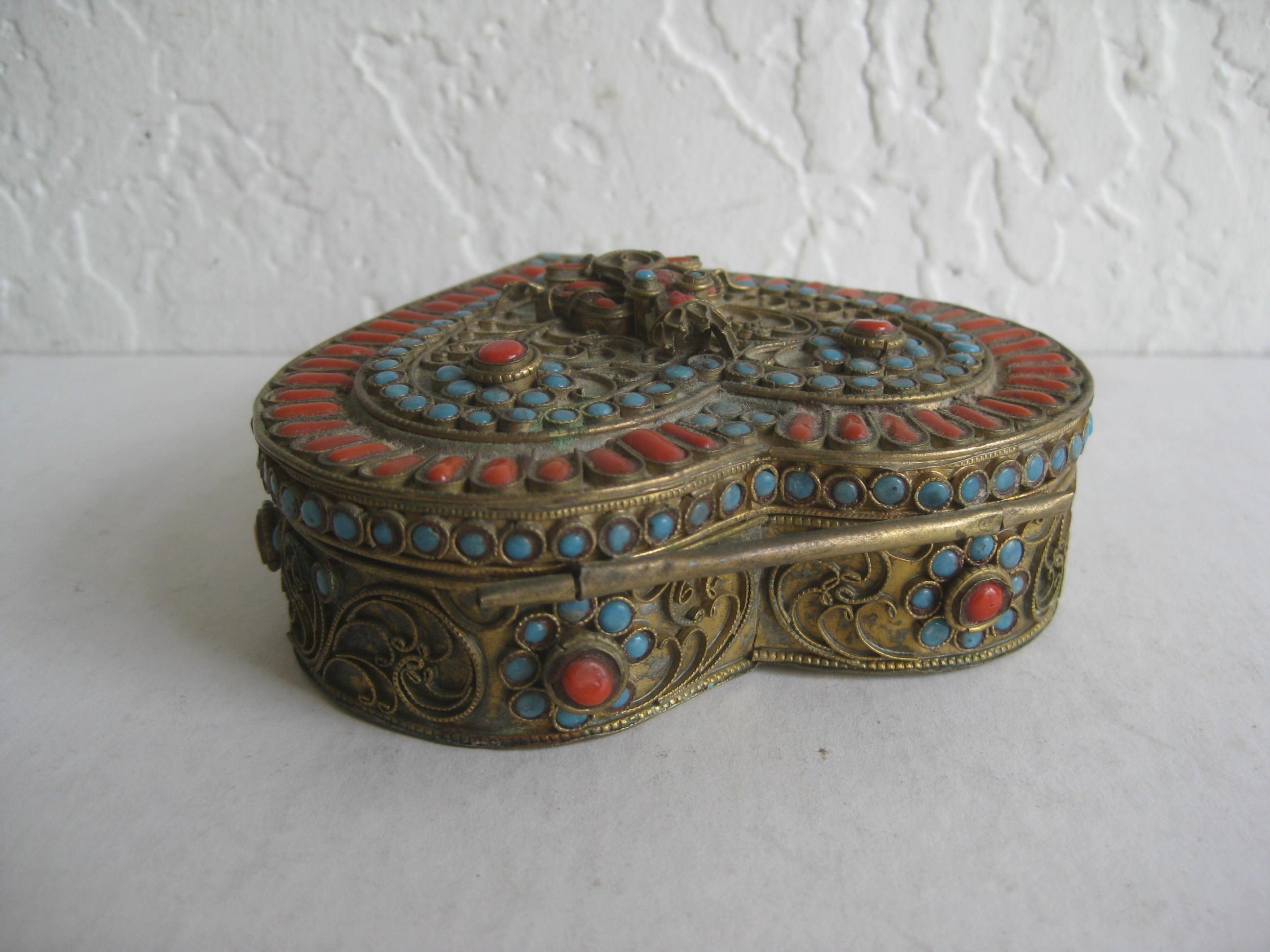 Antique Chinese Tibetan Buddha Brass Filigree Turquoise Coral Heart Shaped Box 1