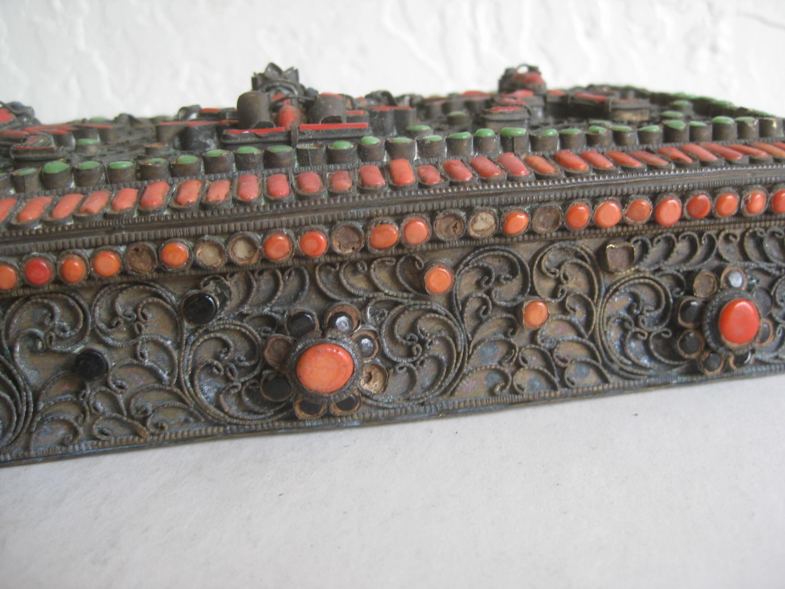 Antique Chinese Tibetan Filigree Brass Trinket Box with Turquoise and Coral For Sale 2