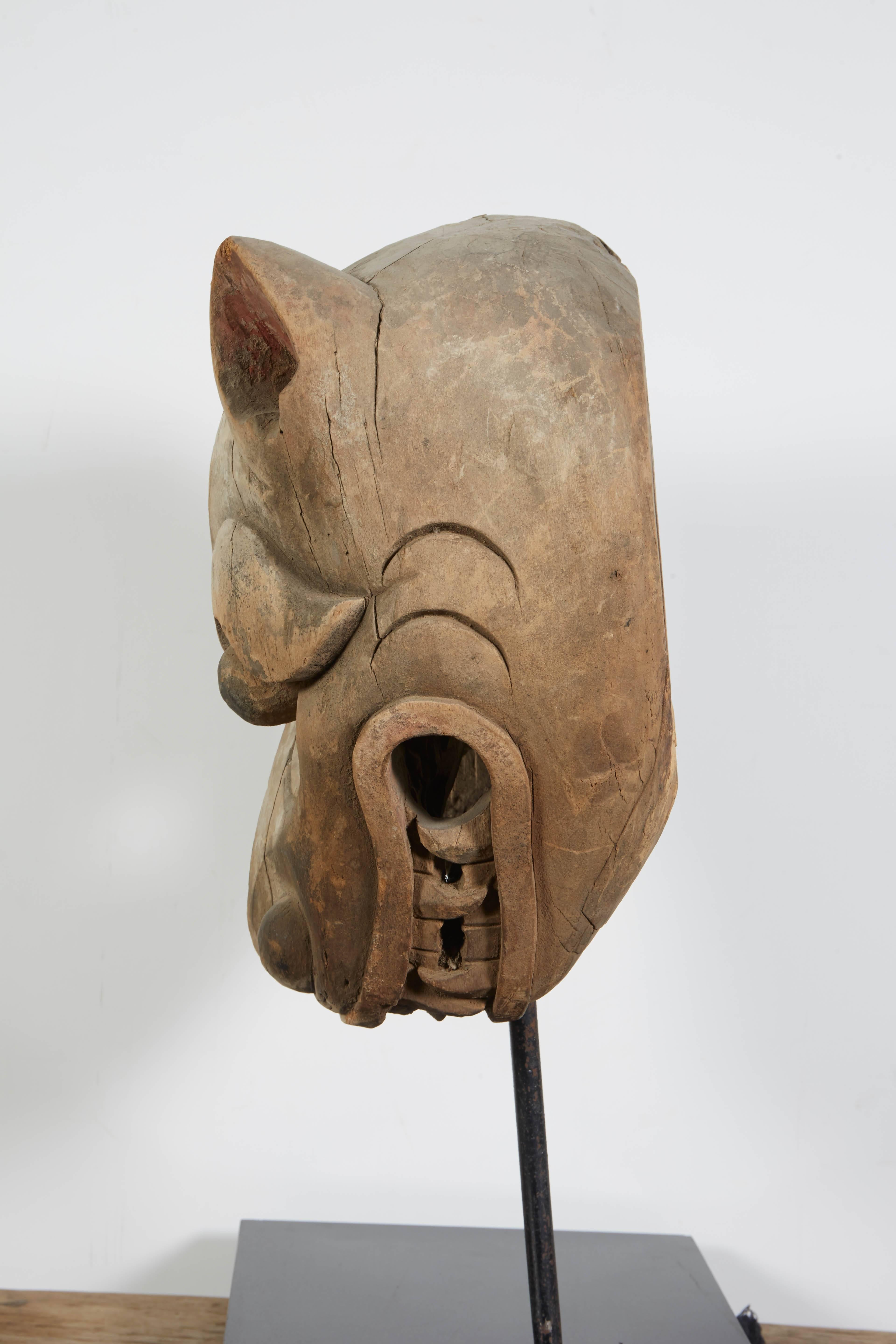 Antike chinesische Tigermaske (Ulmenholz) im Angebot