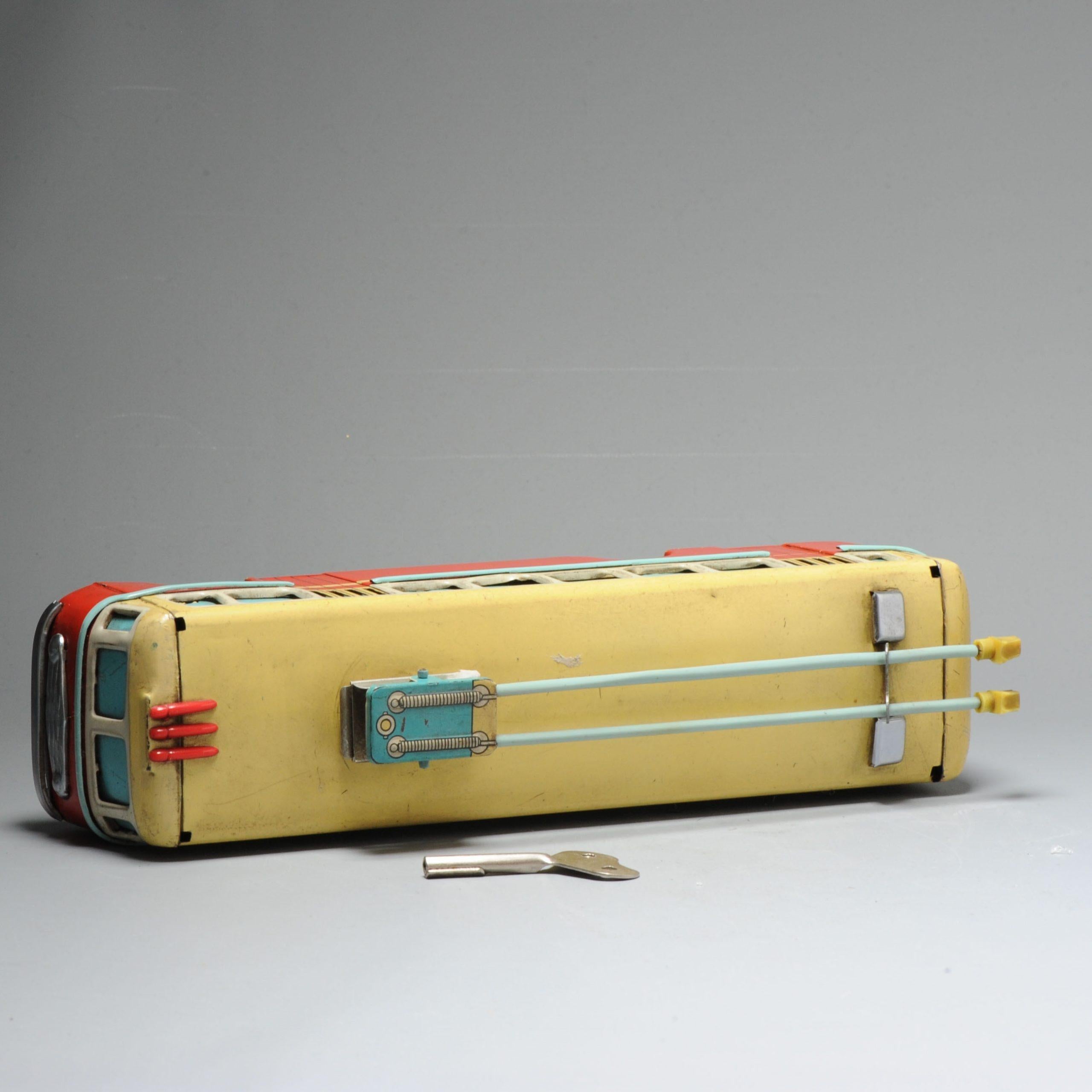 Antique Chinese Tin Toy Chinese MS 705 Trolley Bus Shanghai-Rare, 1950/1960 In Good Condition For Sale In Amsterdam, Noord Holland