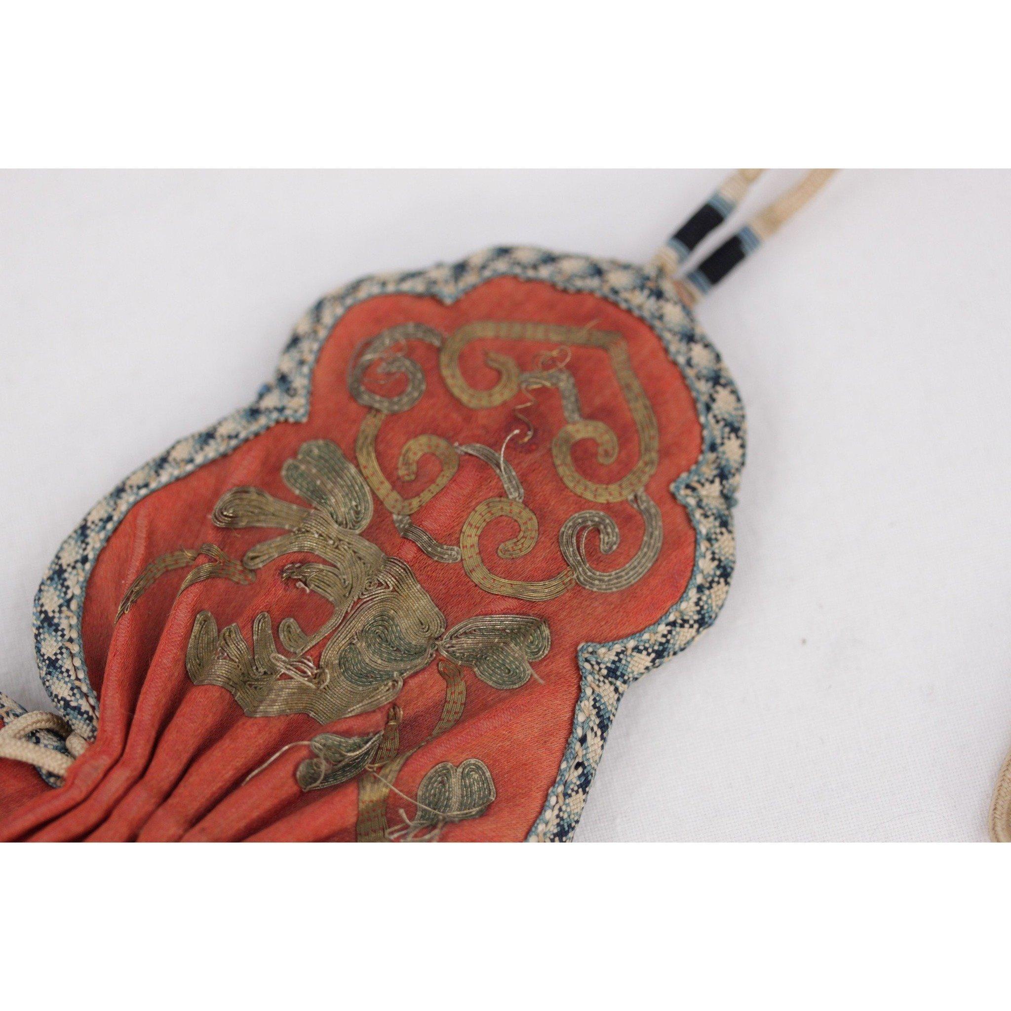  ANTIQUE CHINESE Vase Shape Embroidered Silk SCENT PURSE BAG 19th Century 4