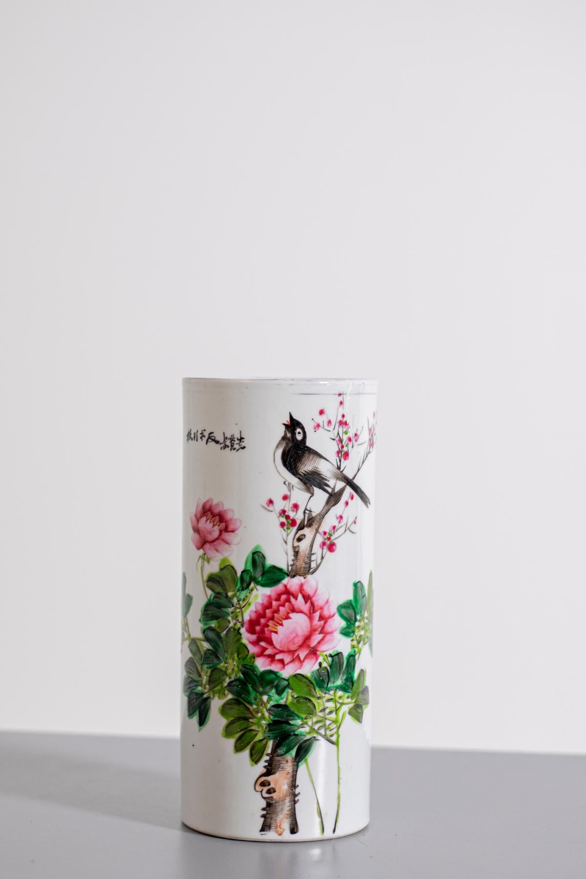 Chinese Export Antique Chinese Vase with Nature and Flowers