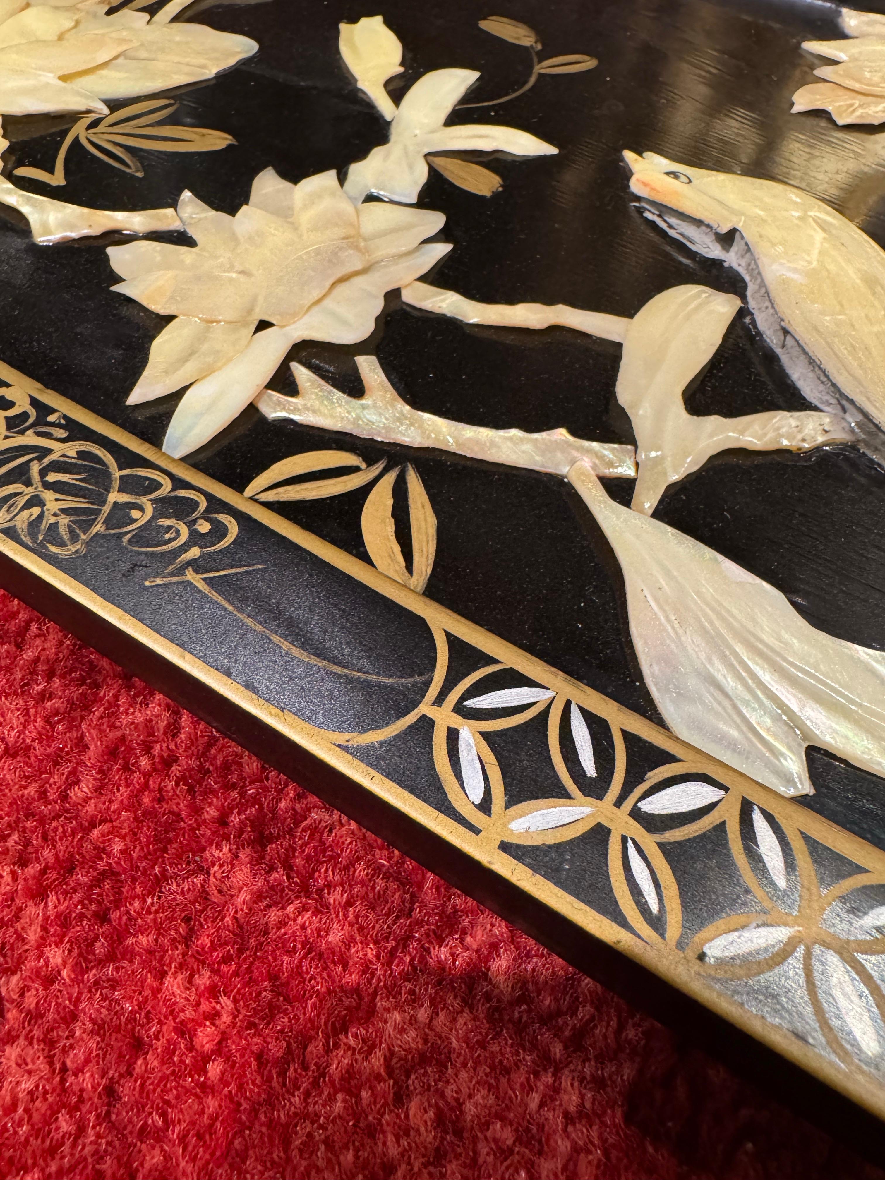 Chino antiguo  panel mural Asia lacado negro nácar Nácar en venta