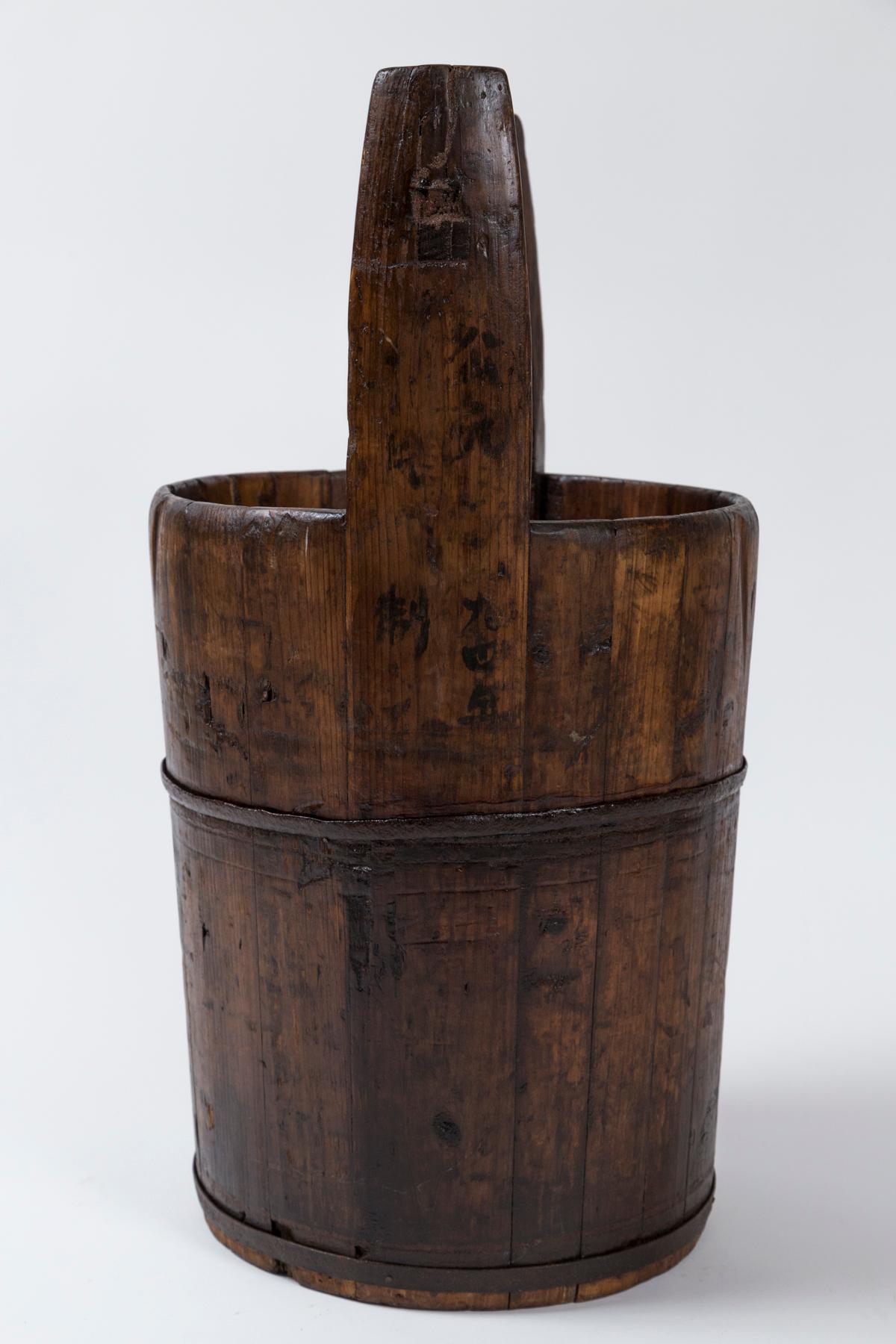 Antique Chinese Water Bucket, Early 20th Century For Sale 5