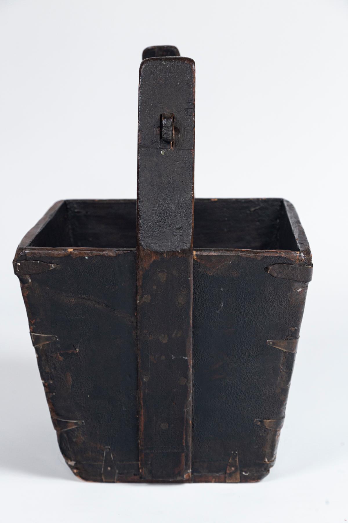 Antique Chinese Water Bucket, early 20th Century 2
